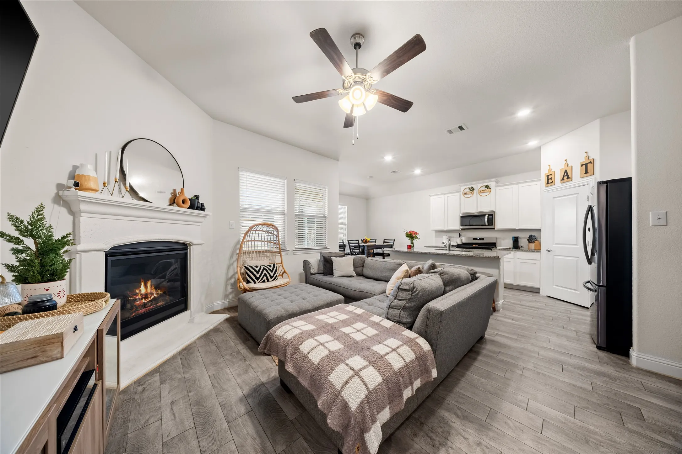 Single Family Residence For Rent in Denton County , 11025 Klondike Lane, Aubrey, Texas 76227, 3 Bedroom, 2 Bathroom, 2 Garage spaces, 1,503 Sqft, built in 2020, mls#21365596, Real Estate Agent in Aubrey, Homes For Rent in Denton county, Homes For Rent in Aubrey, Realtor in Aubrey Texas, Real Estate Brokerage Independent Realty Texas, Luminita Cordes Realtor