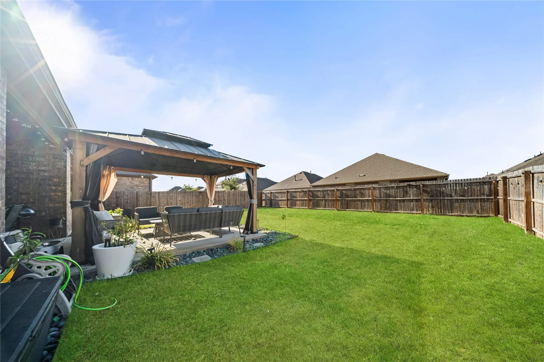 Single Family Residence For Rent in Denton County , 11025 Klondike Lane, Aubrey, Texas 76227, 3 Bedroom, 2 Bathroom, 2 Garage spaces, 1,503 Sqft, built in 2020, mls#21365596, Real Estate Agent in Aubrey, Homes For Rent in Denton county, Homes For Rent in Aubrey, Realtor in Aubrey Texas, Real Estate Brokerage Independent Realty Texas, Luminita Cordes Realtor