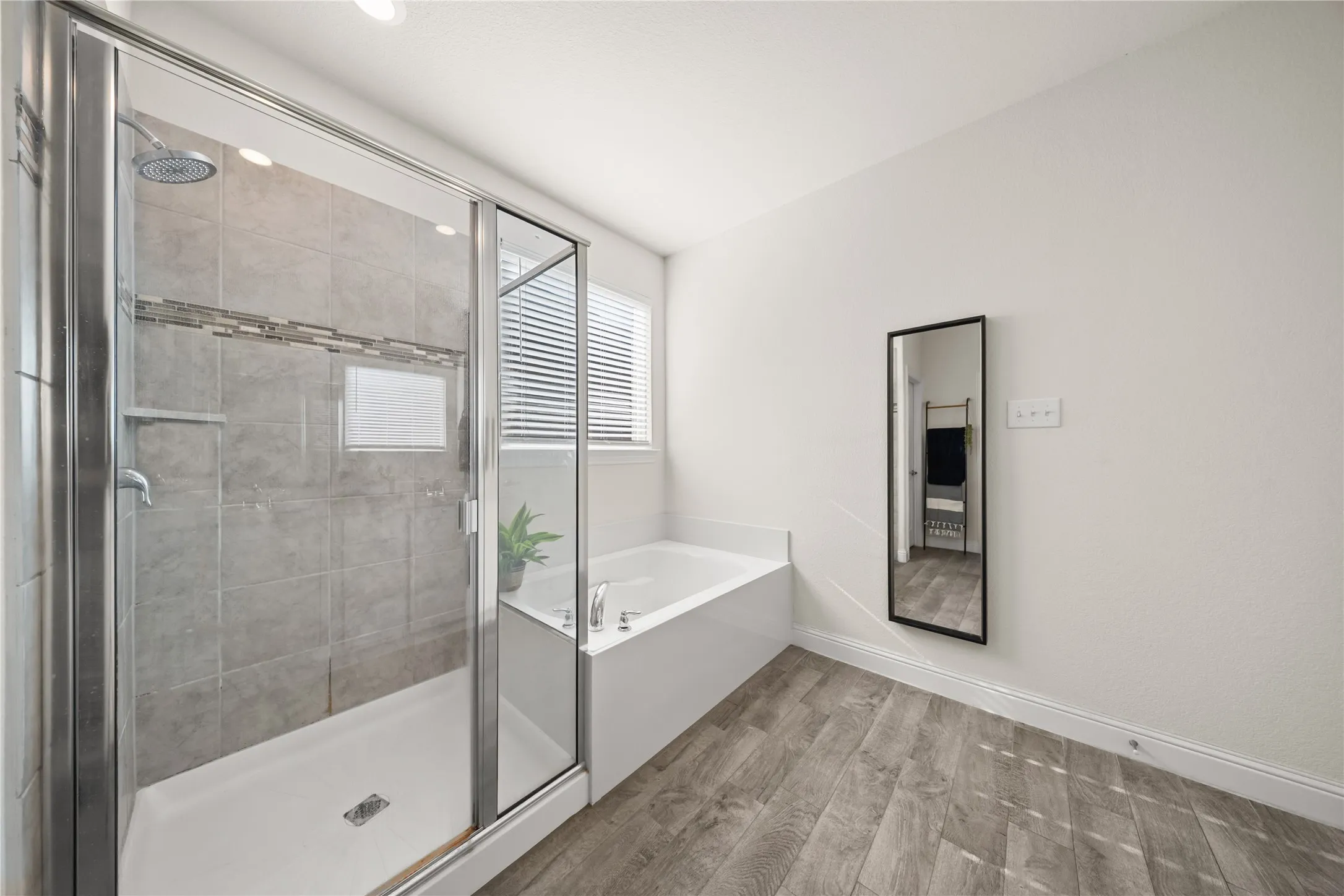 Single Family Residence For Rent in Denton County , 11025 Klondike Lane, Aubrey, Texas 76227, 3 Bedroom, 2 Bathroom, 2 Garage spaces, 1,503 Sqft, built in 2020, mls#21365596, Real Estate Agent in Aubrey, Homes For Rent in Denton county, Homes For Rent in Aubrey, Realtor in Aubrey Texas, Real Estate Brokerage Independent Realty Texas, Luminita Cordes Realtor