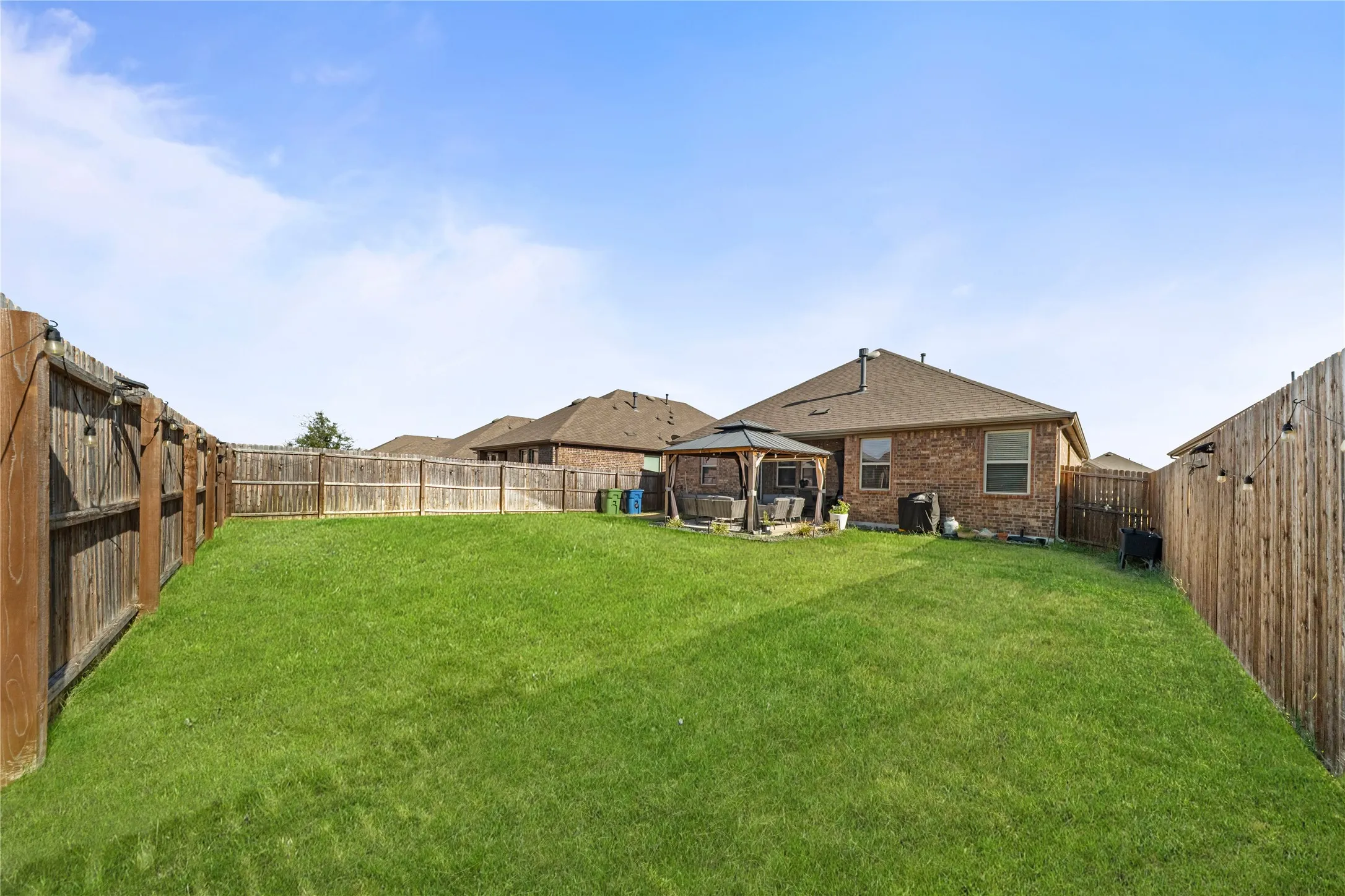 Single Family Residence For Rent in Denton County , 11025 Klondike Lane, Aubrey, Texas 76227, 3 Bedroom, 2 Bathroom, 2 Garage spaces, 1,503 Sqft, built in 2020, mls#21365596, Real Estate Agent in Aubrey, Homes For Rent in Denton county, Homes For Rent in Aubrey, Realtor in Aubrey Texas, Real Estate Brokerage Independent Realty Texas, Luminita Cordes Realtor