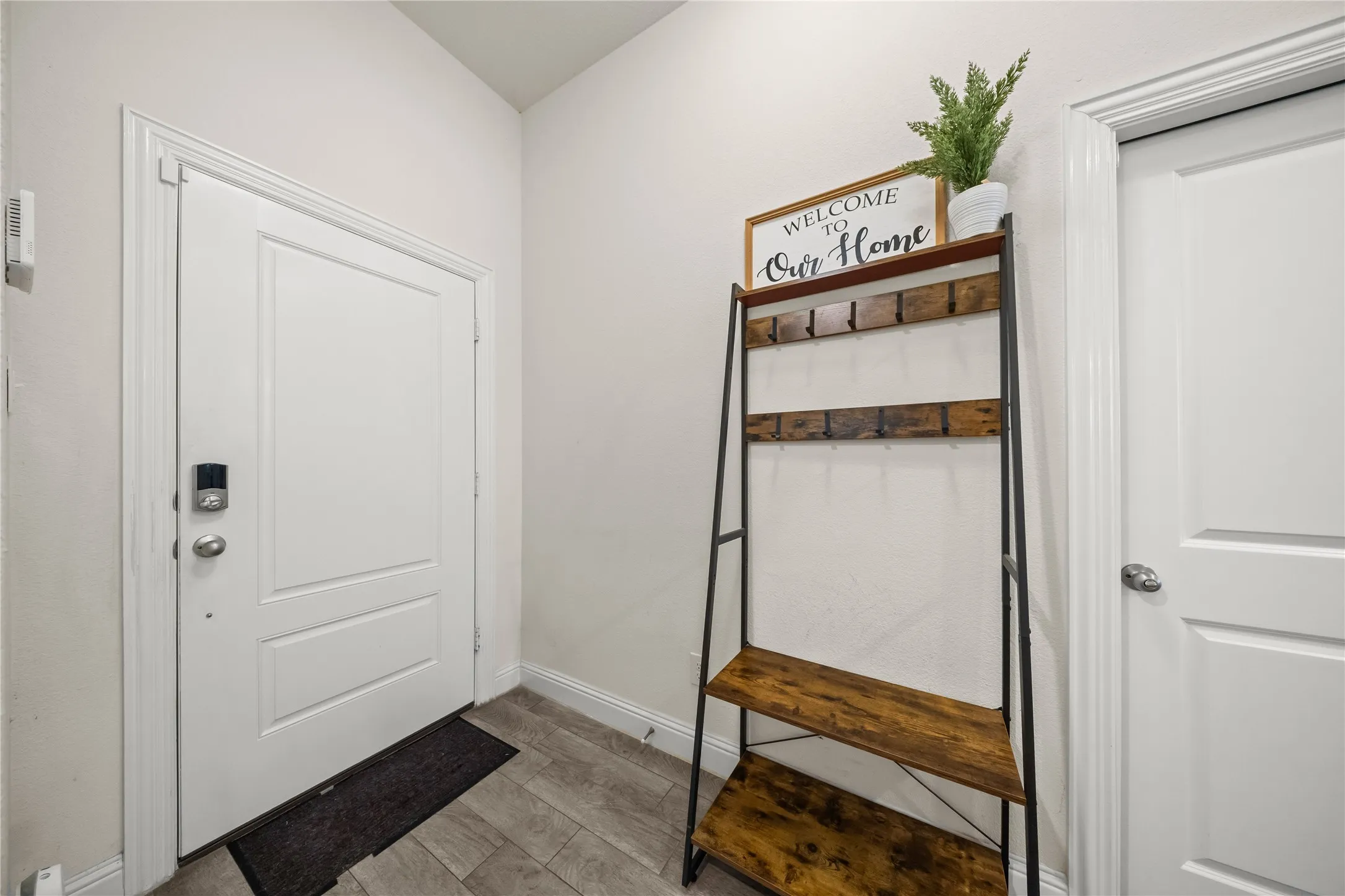 Single Family Residence For Rent in Denton County , 11025 Klondike Lane, Aubrey, Texas 76227, 3 Bedroom, 2 Bathroom, 2 Garage spaces, 1,503 Sqft, built in 2020, mls#21365596, Real Estate Agent in Aubrey, Homes For Rent in Denton county, Homes For Rent in Aubrey, Realtor in Aubrey Texas, Real Estate Brokerage Independent Realty Texas, Luminita Cordes Realtor