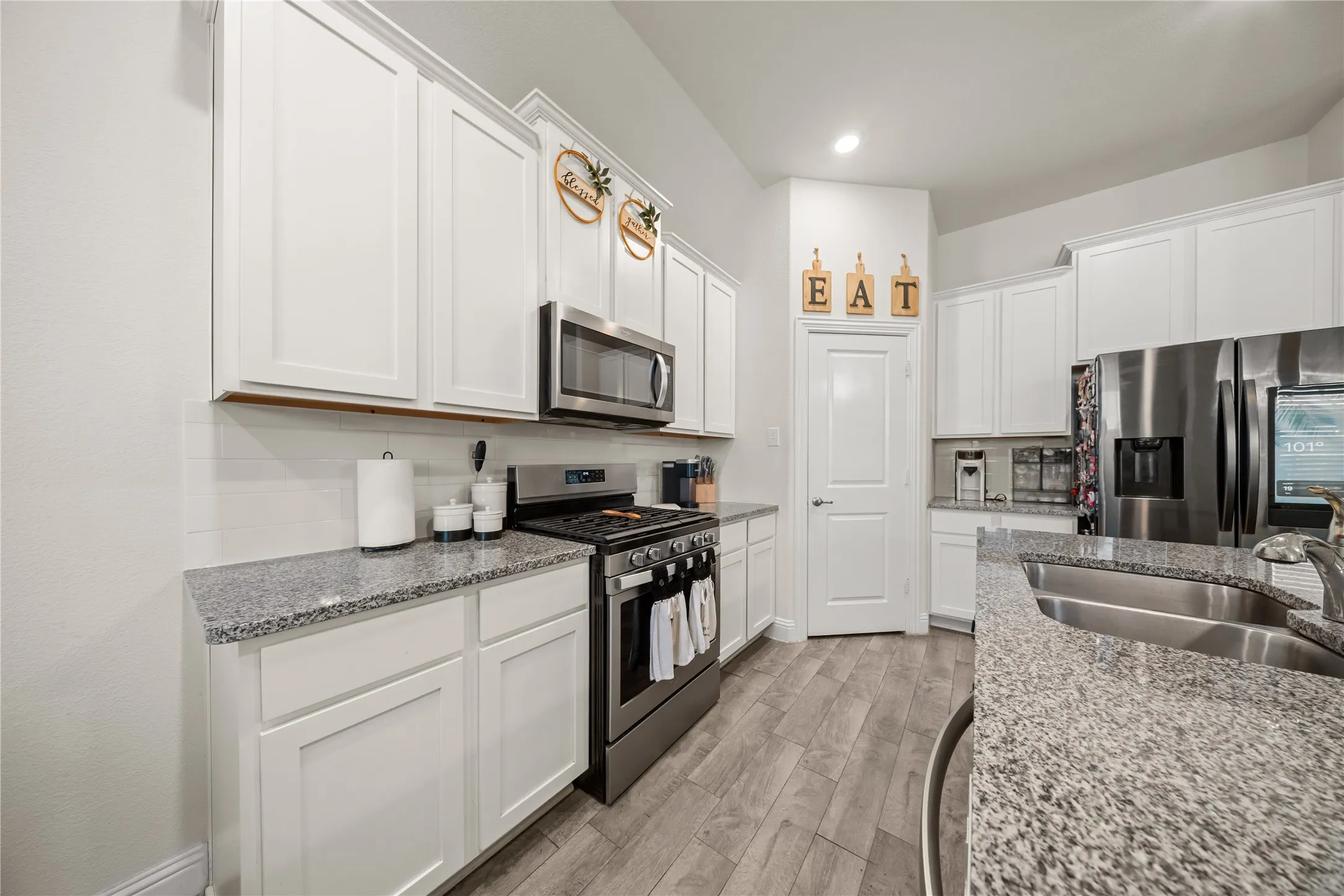 Single Family Residence For Rent in Denton County , 11025 Klondike Lane, Aubrey, Texas 76227, 3 Bedroom, 2 Bathroom, 2 Garage spaces, 1,503 Sqft, built in 2020, mls#21365596, Real Estate Agent in Aubrey, Homes For Rent in Denton county, Homes For Rent in Aubrey, Realtor in Aubrey Texas, Real Estate Brokerage Independent Realty Texas, Luminita Cordes Realtor