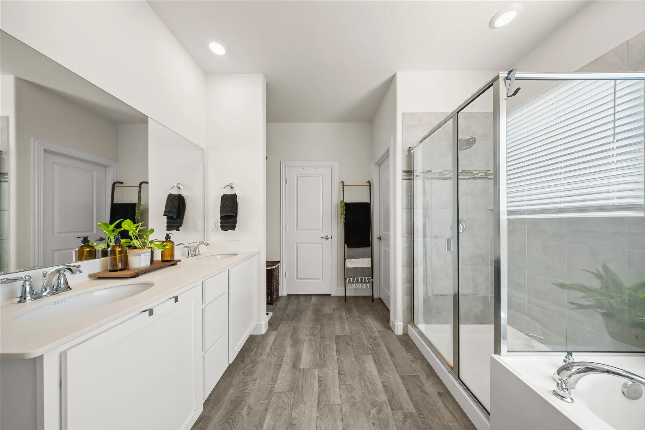 Single Family Residence For Rent in Denton County , 11025 Klondike Lane, Aubrey, Texas 76227, 3 Bedroom, 2 Bathroom, 2 Garage spaces, 1,503 Sqft, built in 2020, mls#21365596, Real Estate Agent in Aubrey, Homes For Rent in Denton county, Homes For Rent in Aubrey, Realtor in Aubrey Texas, Real Estate Brokerage Independent Realty Texas, Luminita Cordes Realtor