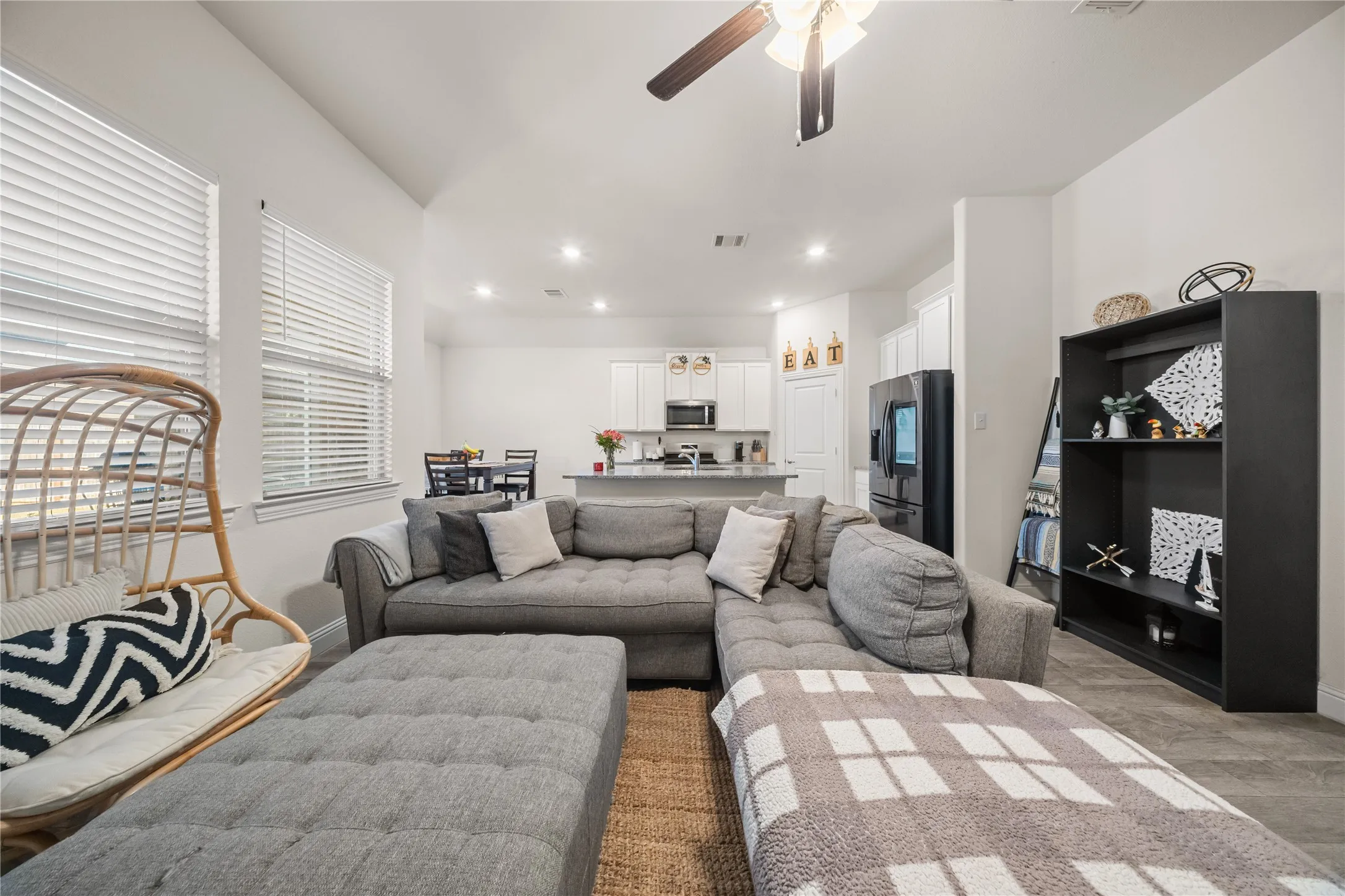 Single Family Residence For Rent in Denton County , 11025 Klondike Lane, Aubrey, Texas 76227, 3 Bedroom, 2 Bathroom, 2 Garage spaces, 1,503 Sqft, built in 2020, mls#21365596, Real Estate Agent in Aubrey, Homes For Rent in Denton county, Homes For Rent in Aubrey, Realtor in Aubrey Texas, Real Estate Brokerage Independent Realty Texas, Luminita Cordes Realtor