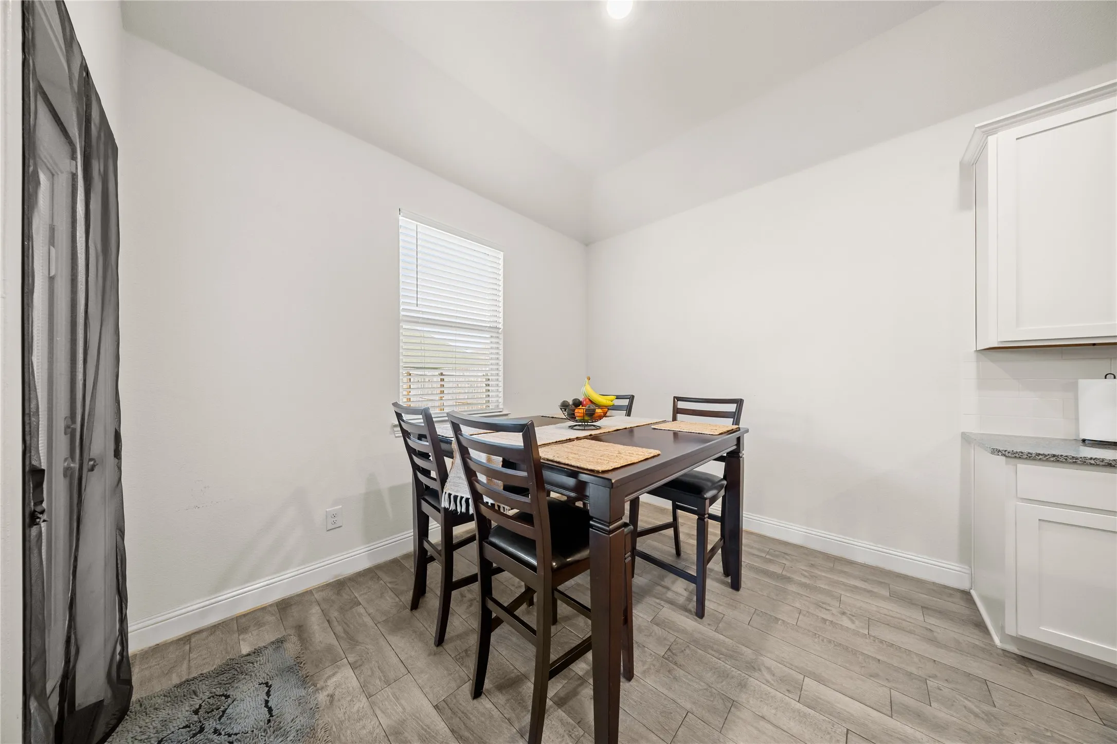 Single Family Residence For Rent in Denton County , 11025 Klondike Lane, Aubrey, Texas 76227, 3 Bedroom, 2 Bathroom, 2 Garage spaces, 1,503 Sqft, built in 2020, mls#21365596, Real Estate Agent in Aubrey, Homes For Rent in Denton county, Homes For Rent in Aubrey, Realtor in Aubrey Texas, Real Estate Brokerage Independent Realty Texas, Luminita Cordes Realtor