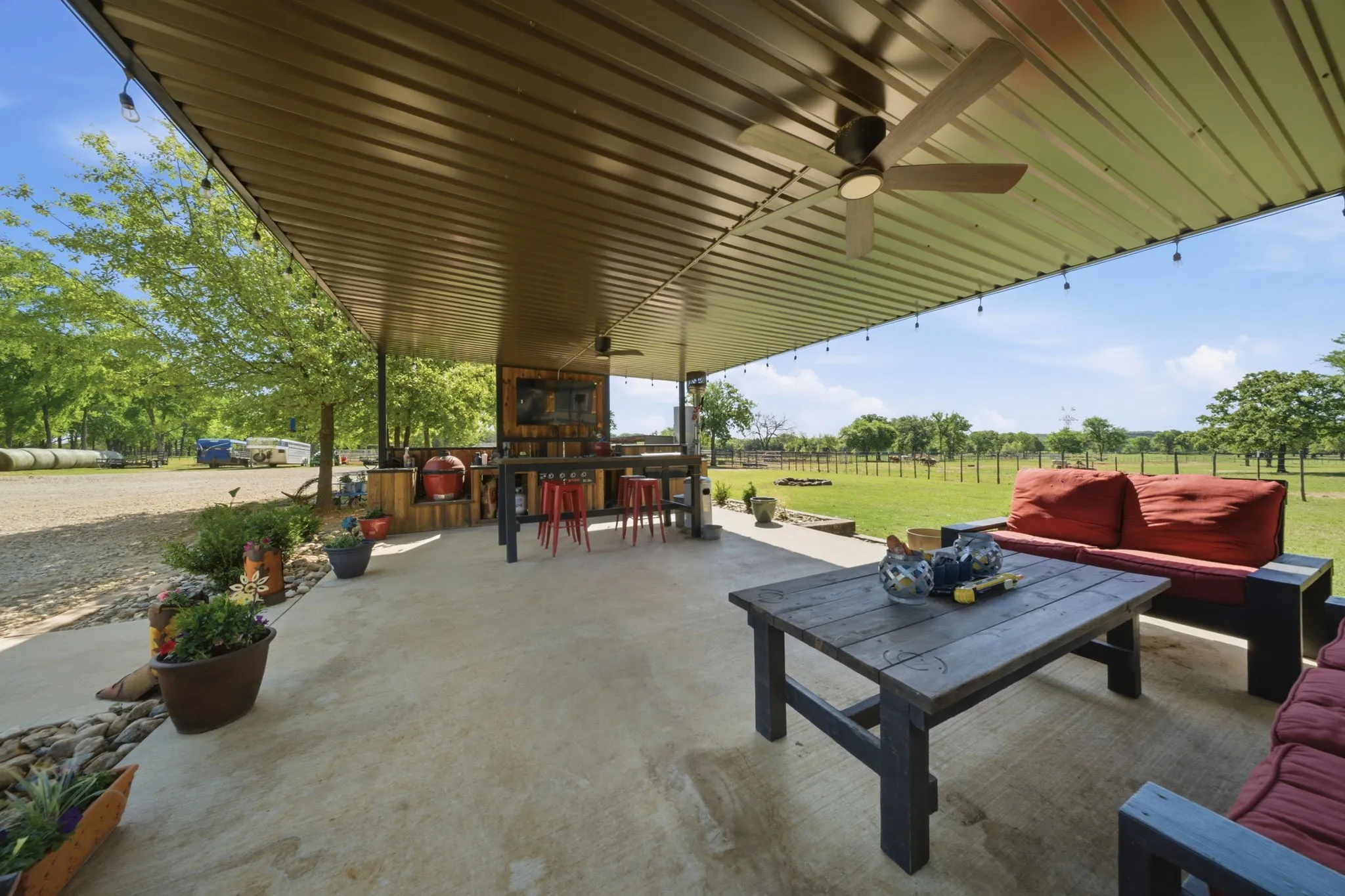 Improved Land For Sale in Cooke County , 10636 Fm 902, Collinsville, Texas 76233, 0, 0, Garage spaces, 0 Sqft, built in 1950, Price $1,000,000, mls#21365598, Real Estate Agent in Collinsville, Homes For Sale in Cooke county, Homes For Sale in Collinsville, Realtor in Collinsville Texas, Real Estate Brokerage Independent Realty Texas, Luminita Cordes Realtor