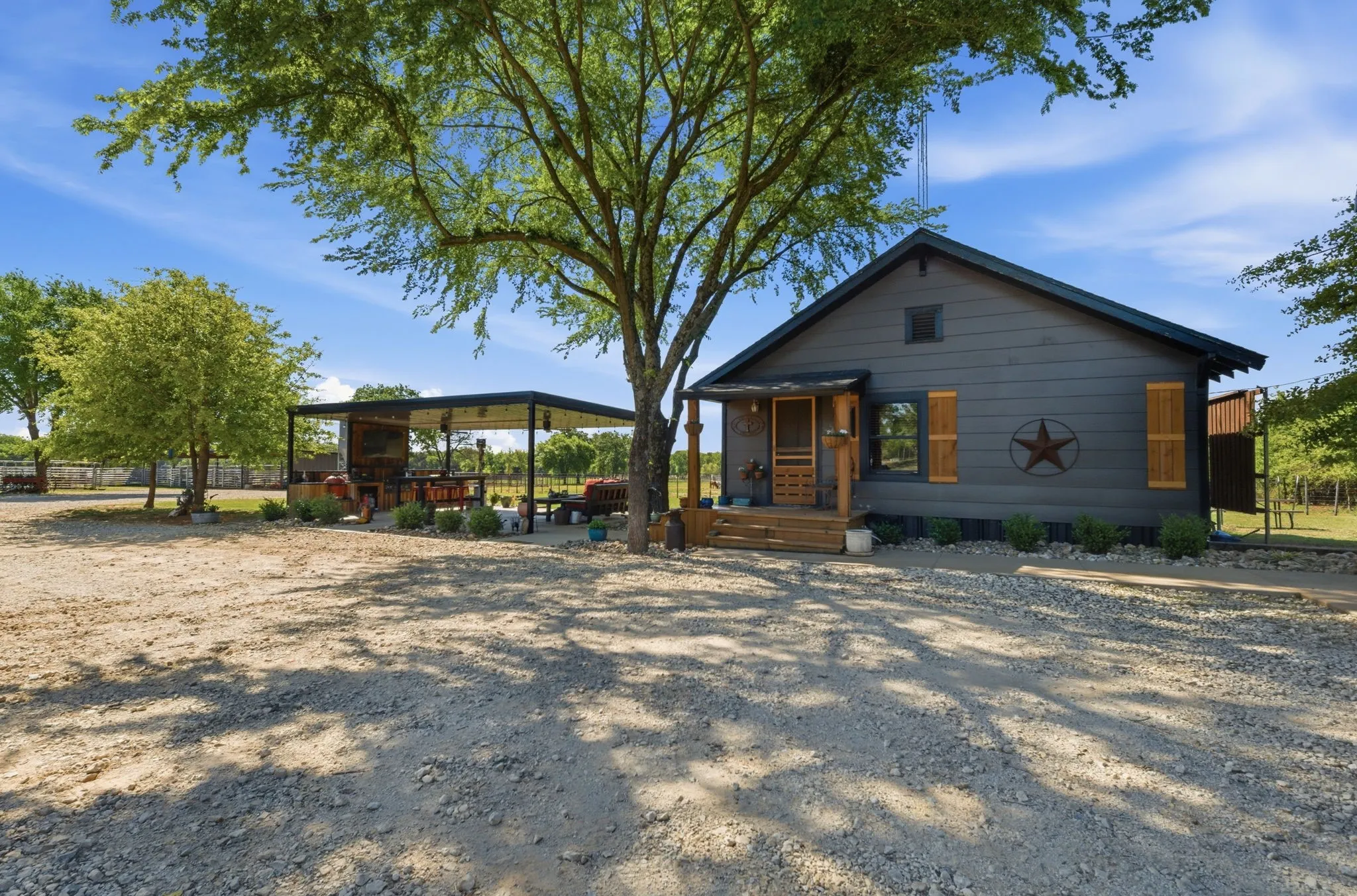 Improved Land For Sale in Cooke County , 10636 Fm 902, Collinsville, Texas 76233, 0, 0, Garage spaces, 0 Sqft, built in 1950, Price $1,000,000, mls#21365598, Real Estate Agent in Collinsville, Homes For Sale in Cooke county, Homes For Sale in Collinsville, Realtor in Collinsville Texas, Real Estate Brokerage Independent Realty Texas, Luminita Cordes Realtor