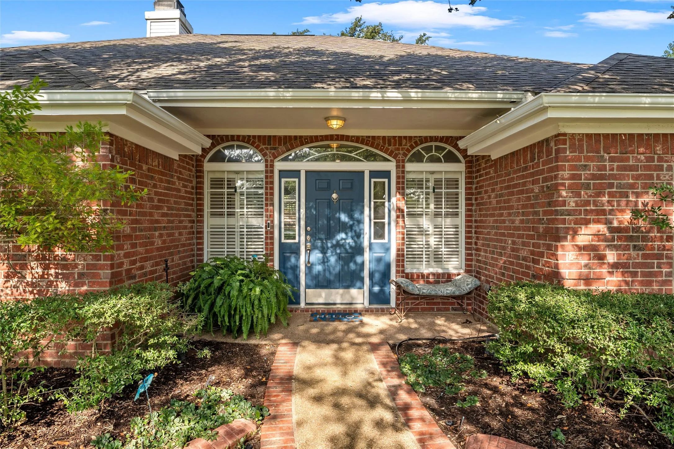 Single Family Residence For Sale in Mc Lennan County , 1119 Western Ridge Drive, Waco, Texas 76712, 3 Bedroom, 3 Bathroom, 2 Garage spaces, 2,397 Sqft, built in 1992, mls#21365042, Real Estate Agent in Waco, Homes For Sale in Mc Lennan county, Homes For Sale in Waco, Realtor in Waco Texas, Real Estate Brokerage Independent Realty Texas, Luminita Cordes Realtor