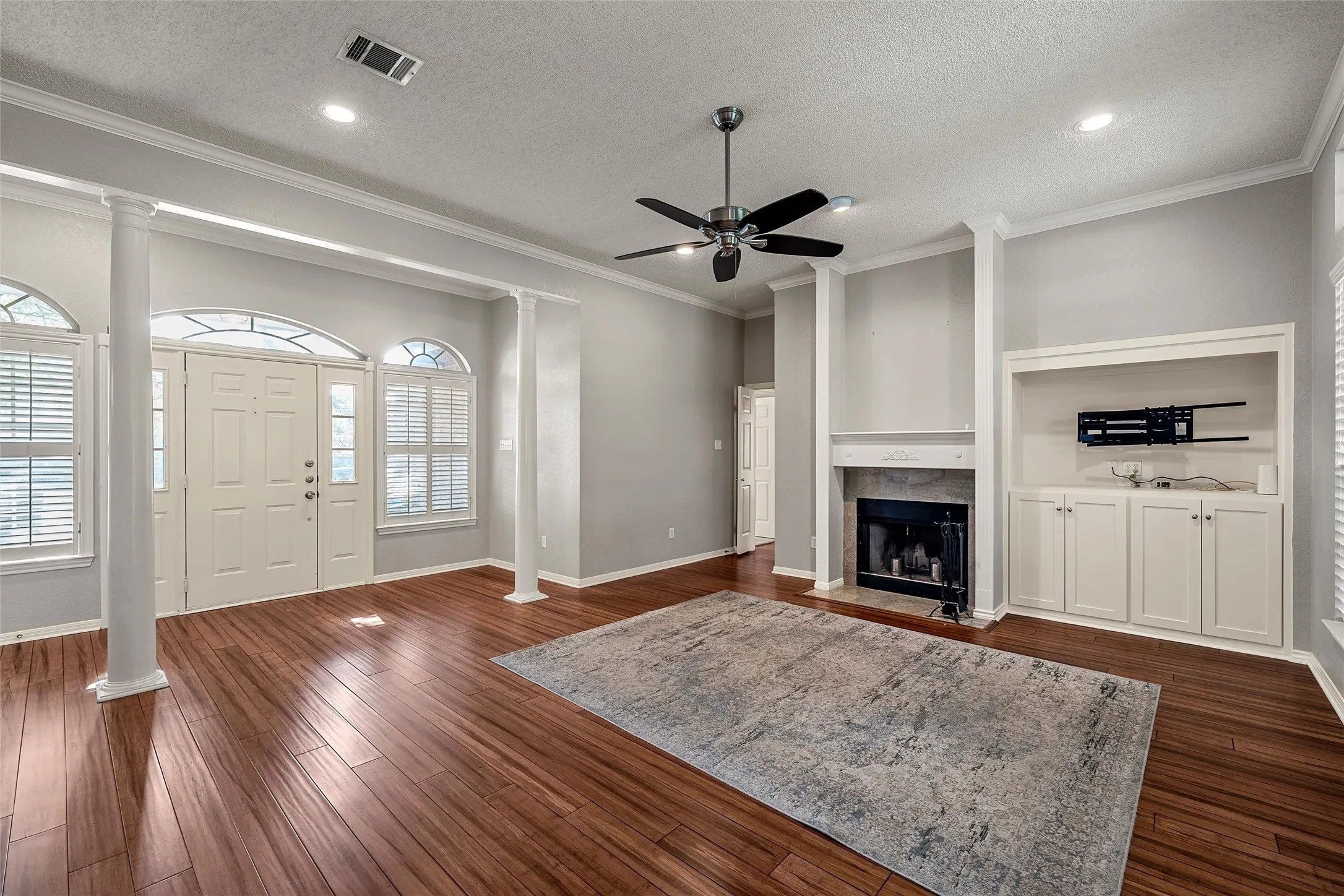 Single Family Residence For Sale in Mc Lennan County , 1119 Western Ridge Drive, Waco, Texas 76712, 3 Bedroom, 3 Bathroom, 2 Garage spaces, 2,397 Sqft, built in 1992, mls#21365042, Real Estate Agent in Waco, Homes For Sale in Mc Lennan county, Homes For Sale in Waco, Realtor in Waco Texas, Real Estate Brokerage Independent Realty Texas, Luminita Cordes Realtor