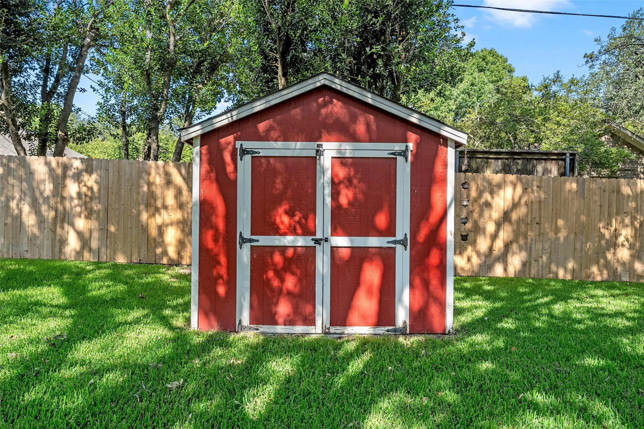 Single Family Residence For Sale in Mc Lennan County , 1119 Western Ridge Drive, Waco, Texas 76712, 3 Bedroom, 3 Bathroom, 2 Garage spaces, 2,397 Sqft, built in 1992, mls#21365042, Real Estate Agent in Waco, Homes For Sale in Mc Lennan county, Homes For Sale in Waco, Realtor in Waco Texas, Real Estate Brokerage Independent Realty Texas, Luminita Cordes Realtor