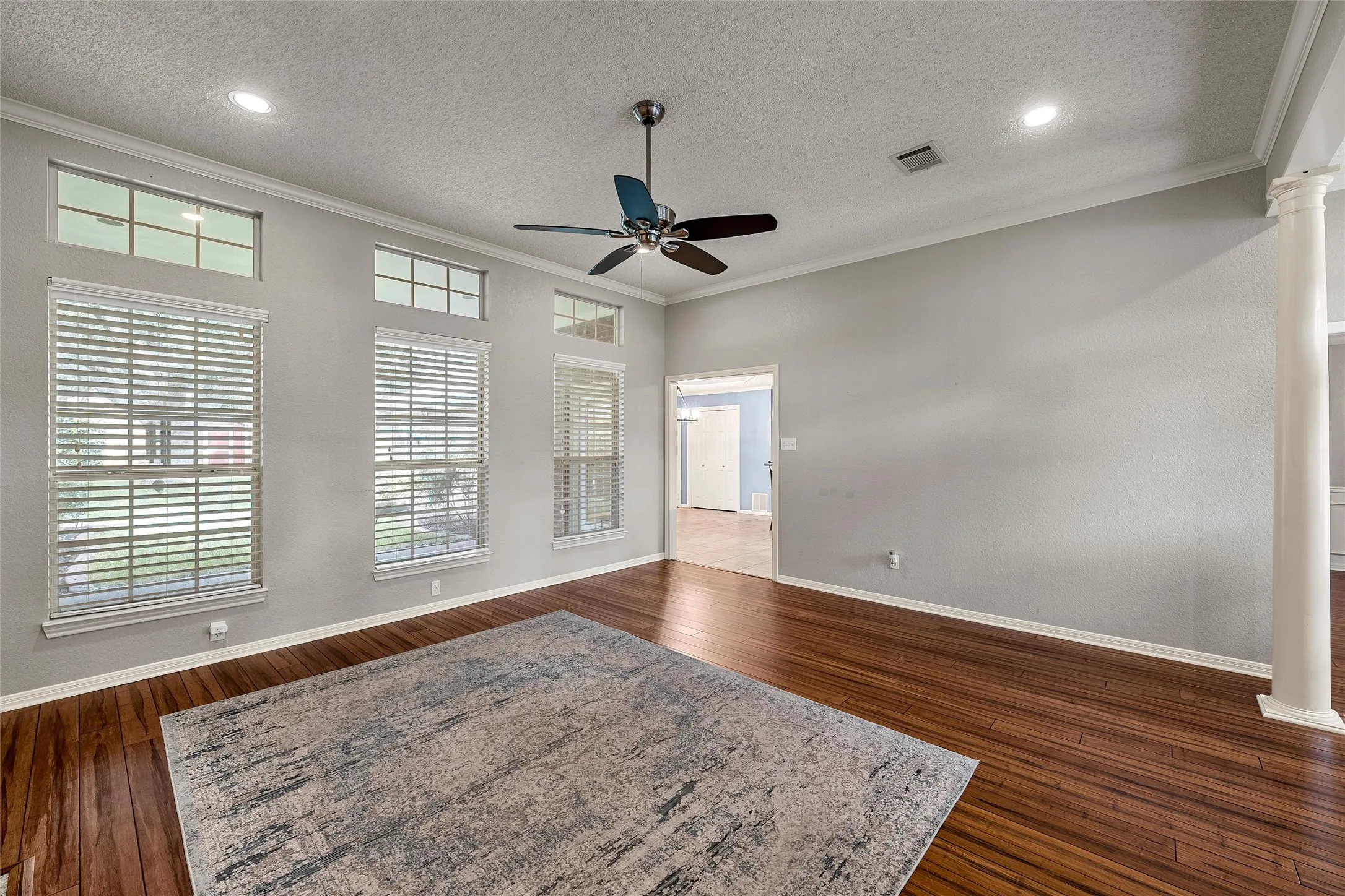 Single Family Residence For Sale in Mc Lennan County , 1119 Western Ridge Drive, Waco, Texas 76712, 3 Bedroom, 3 Bathroom, 2 Garage spaces, 2,397 Sqft, built in 1992, mls#21365042, Real Estate Agent in Waco, Homes For Sale in Mc Lennan county, Homes For Sale in Waco, Realtor in Waco Texas, Real Estate Brokerage Independent Realty Texas, Luminita Cordes Realtor