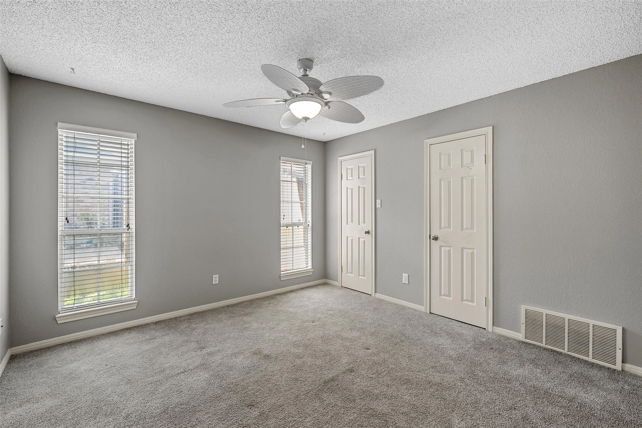 Single Family Residence For Sale in Mc Lennan County , 1119 Western Ridge Drive, Waco, Texas 76712, 3 Bedroom, 3 Bathroom, 2 Garage spaces, 2,397 Sqft, built in 1992, mls#21365042, Real Estate Agent in Waco, Homes For Sale in Mc Lennan county, Homes For Sale in Waco, Realtor in Waco Texas, Real Estate Brokerage Independent Realty Texas, Luminita Cordes Realtor