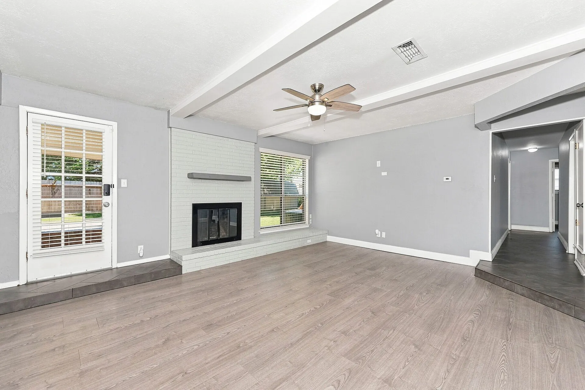 Single Family Residence For Rent in Tarrant County , 3204 Denbury Drive, Fort Worth, Texas 76133, 3 Bedroom, 2 Bathroom, 2 Garage spaces, 1,668 Sqft, built in 1975, mls#21365600, Real Estate Agent in Fort Worth, Homes For Rent in Tarrant county, Homes For Rent in Fort Worth, Realtor in Fort Worth Texas, Real Estate Brokerage Independent Realty Texas, Luminita Cordes Realtor