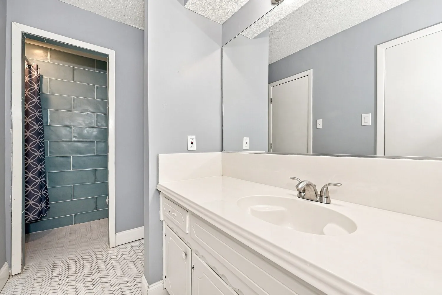 Single Family Residence For Rent in Tarrant County , 3204 Denbury Drive, Fort Worth, Texas 76133, 3 Bedroom, 2 Bathroom, 2 Garage spaces, 1,668 Sqft, built in 1975, mls#21365600, Real Estate Agent in Fort Worth, Homes For Rent in Tarrant county, Homes For Rent in Fort Worth, Realtor in Fort Worth Texas, Real Estate Brokerage Independent Realty Texas, Luminita Cordes Realtor