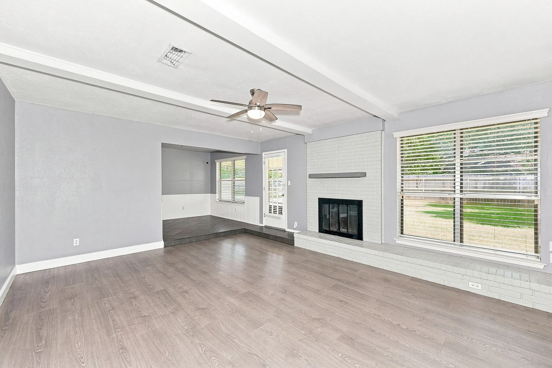 Single Family Residence For Rent in Tarrant County , 3204 Denbury Drive, Fort Worth, Texas 76133, 3 Bedroom, 2 Bathroom, 2 Garage spaces, 1,668 Sqft, built in 1975, mls#21365600, Real Estate Agent in Fort Worth, Homes For Rent in Tarrant county, Homes For Rent in Fort Worth, Realtor in Fort Worth Texas, Real Estate Brokerage Independent Realty Texas, Luminita Cordes Realtor