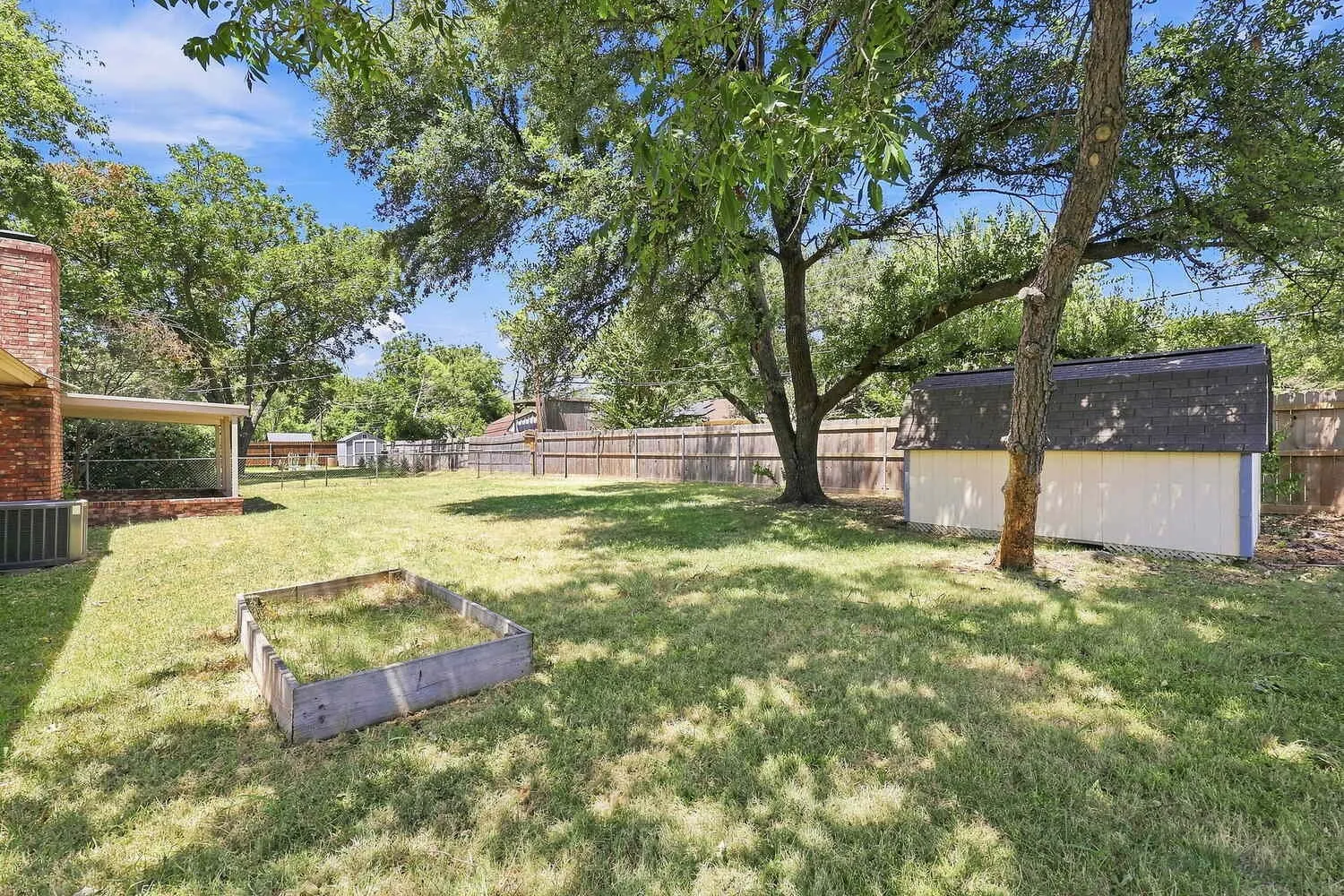 Single Family Residence For Rent in Tarrant County , 3204 Denbury Drive, Fort Worth, Texas 76133, 3 Bedroom, 2 Bathroom, 2 Garage spaces, 1,668 Sqft, built in 1975, mls#21365600, Real Estate Agent in Fort Worth, Homes For Rent in Tarrant county, Homes For Rent in Fort Worth, Realtor in Fort Worth Texas, Real Estate Brokerage Independent Realty Texas, Luminita Cordes Realtor