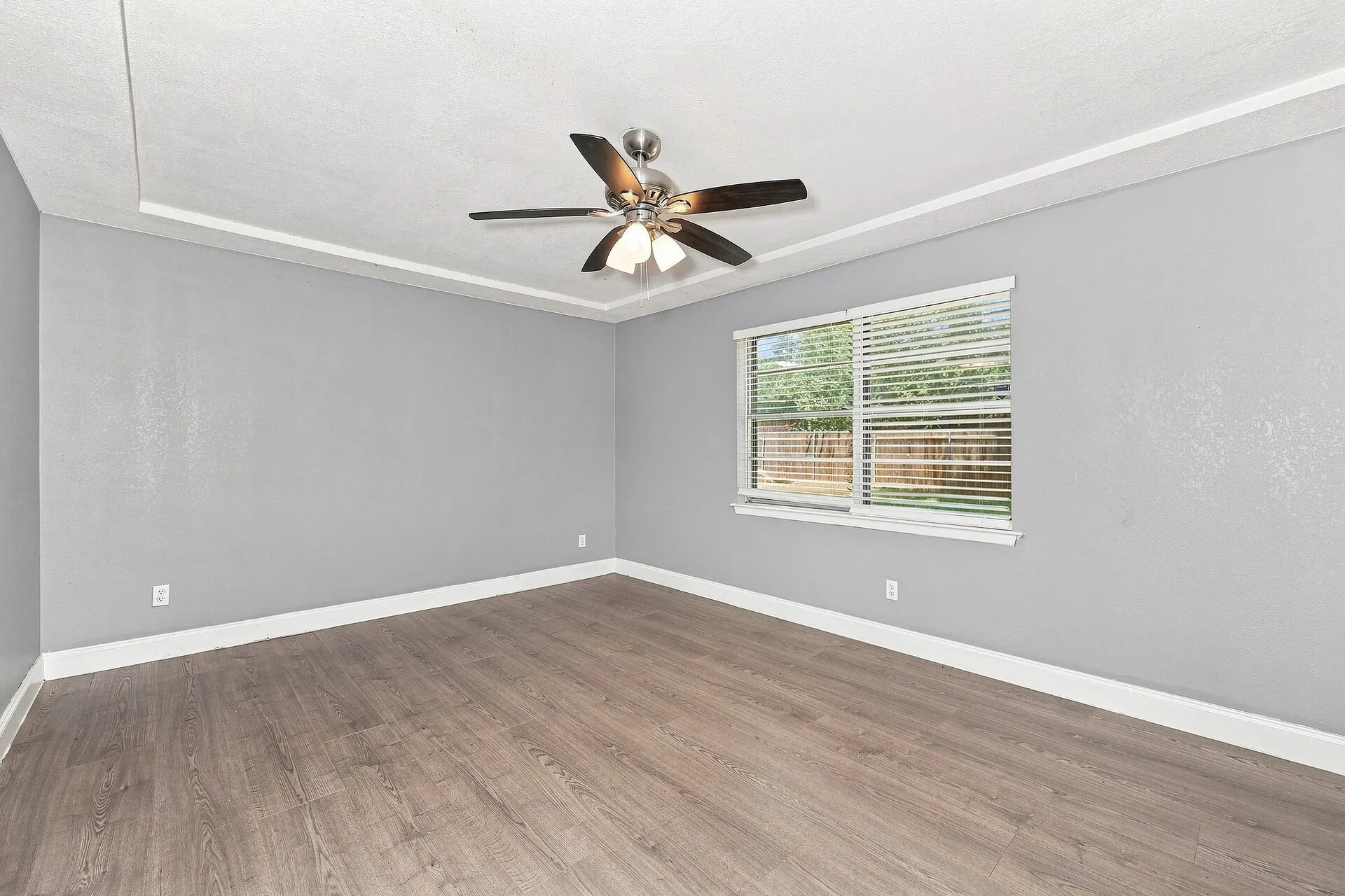 Single Family Residence For Rent in Tarrant County , 3204 Denbury Drive, Fort Worth, Texas 76133, 3 Bedroom, 2 Bathroom, 2 Garage spaces, 1,668 Sqft, built in 1975, mls#21365600, Real Estate Agent in Fort Worth, Homes For Rent in Tarrant county, Homes For Rent in Fort Worth, Realtor in Fort Worth Texas, Real Estate Brokerage Independent Realty Texas, Luminita Cordes Realtor
