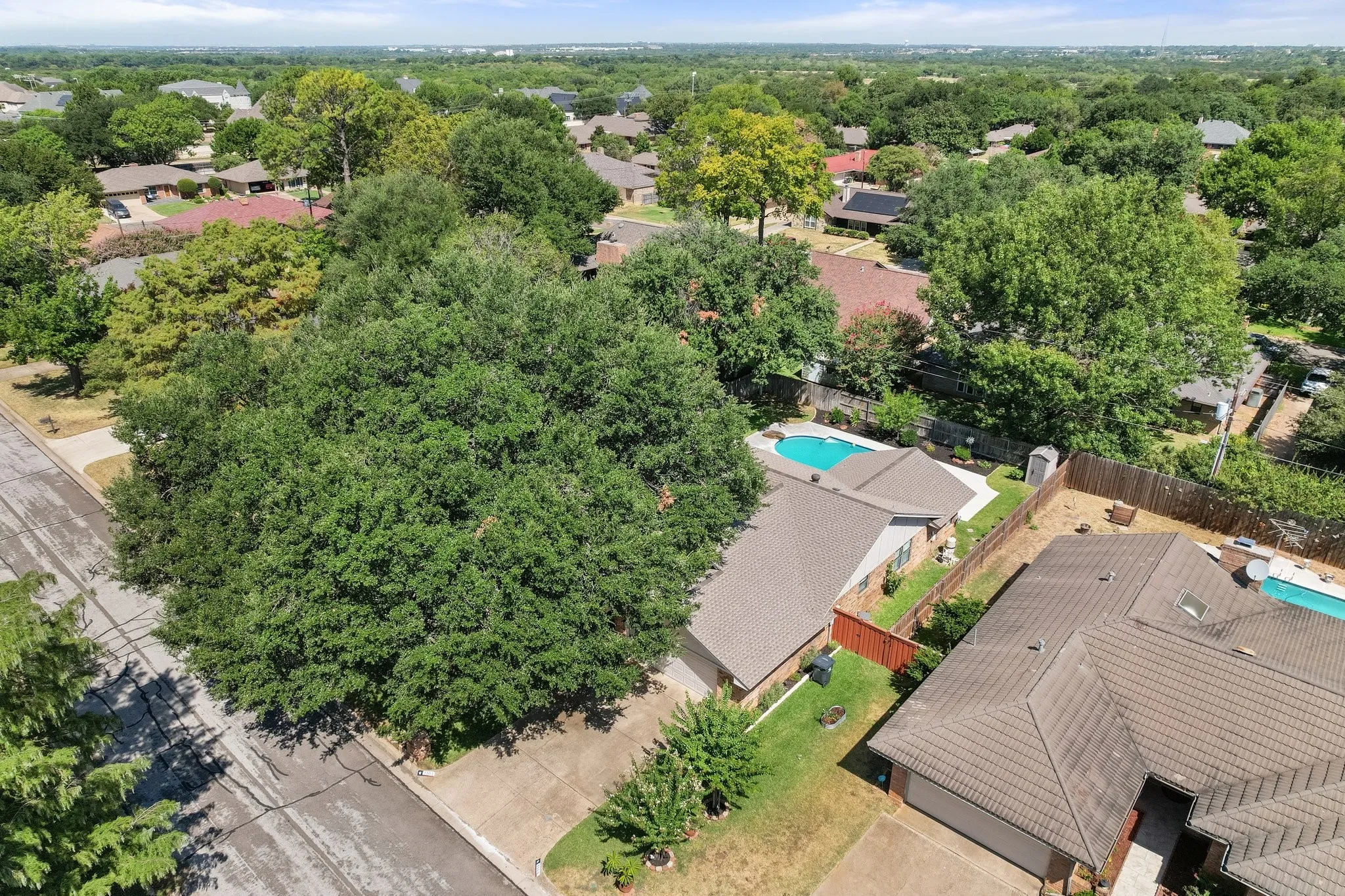 Single Family Residence For Sale in Tarrant County , 1101 De Pauw Drive, Arlington, Texas 76012, 4 Bedroom, 2 Bathroom, 2 Garage spaces, 1,879 Sqft, built in 1977, mls#21363518, Real Estate Agent in Arlington, Homes For Sale in Tarrant county, Homes For Sale in Arlington, Realtor in Arlington Texas, Real Estate Brokerage Independent Realty Texas, Luminita Cordes Realtor