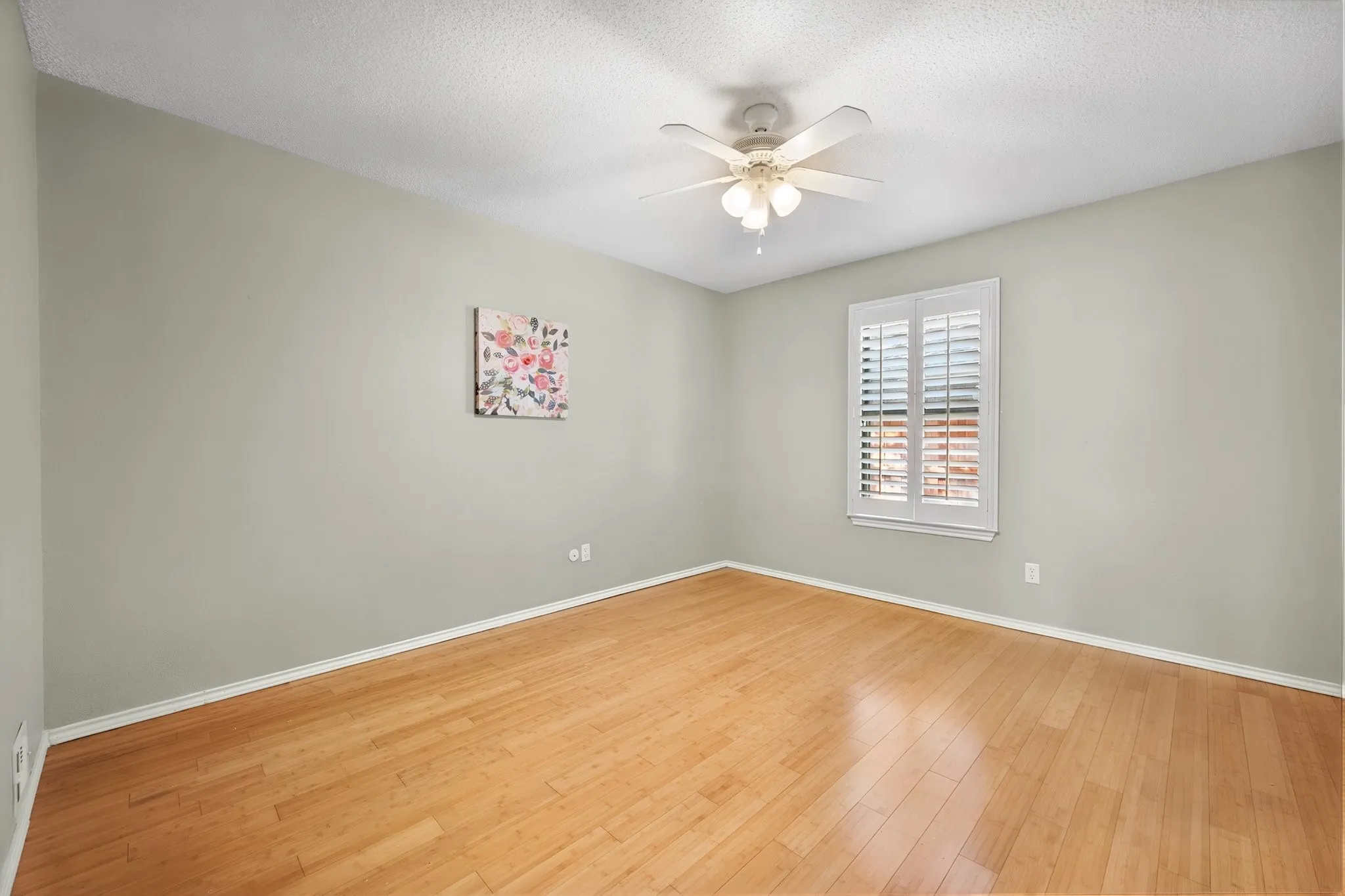 Single Family Residence For Sale in Tarrant County , 1101 De Pauw Drive, Arlington, Texas 76012, 4 Bedroom, 2 Bathroom, 2 Garage spaces, 1,879 Sqft, built in 1977, mls#21363518, Real Estate Agent in Arlington, Homes For Sale in Tarrant county, Homes For Sale in Arlington, Realtor in Arlington Texas, Real Estate Brokerage Independent Realty Texas, Luminita Cordes Realtor