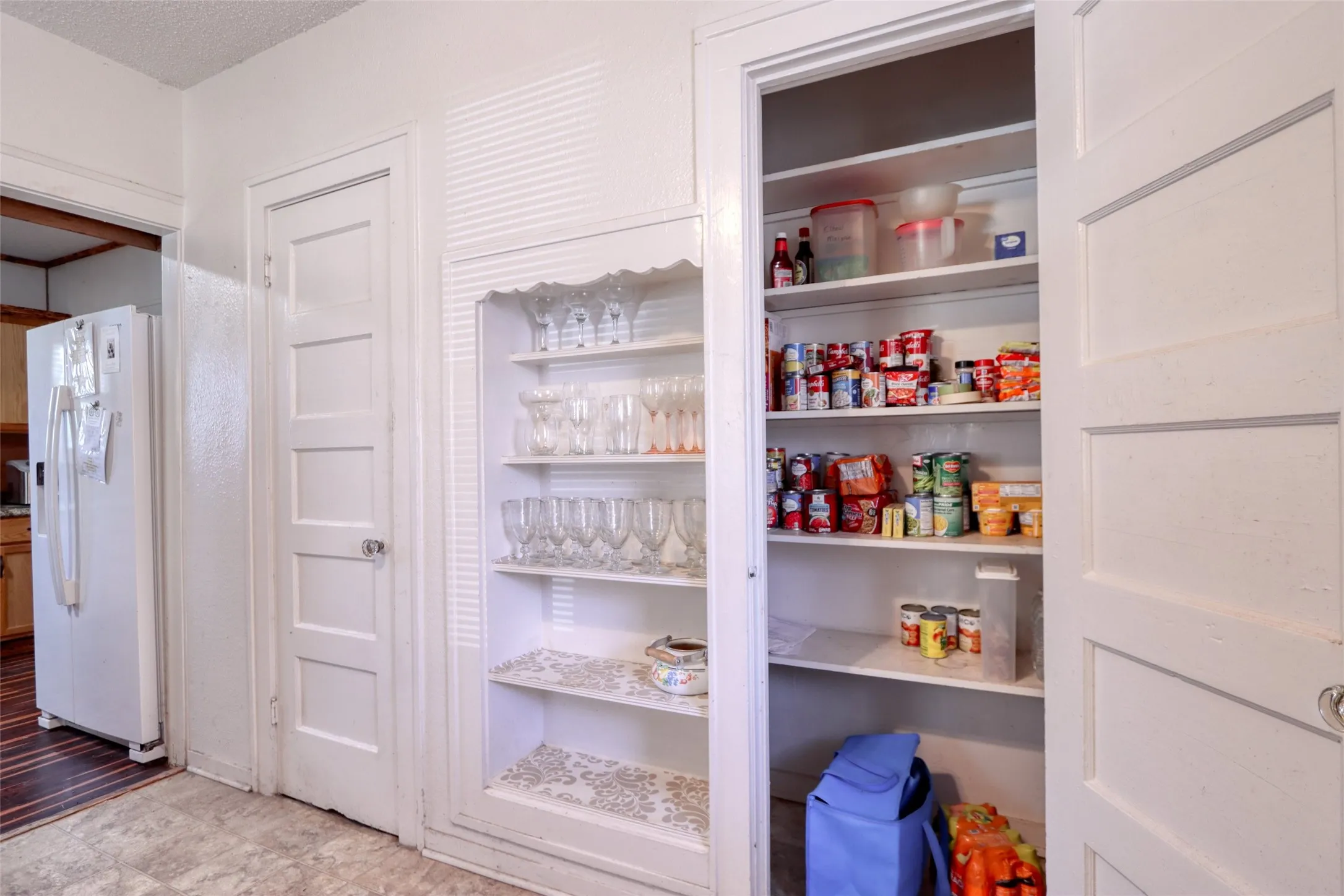 Single Family Residence For Sale in Ellis County , 200 E Crossmain, Milford, Texas 76670, 3 Bedroom, 2 Bathroom, 1 Garage spaces, 1,849 Sqft, built in 1946, mls#21365608, Real Estate Agent in Milford, Homes For Sale in Ellis county, Homes For Sale in Milford, Realtor in Milford Texas, Real Estate Brokerage Independent Realty Texas, Luminita Cordes Realtor