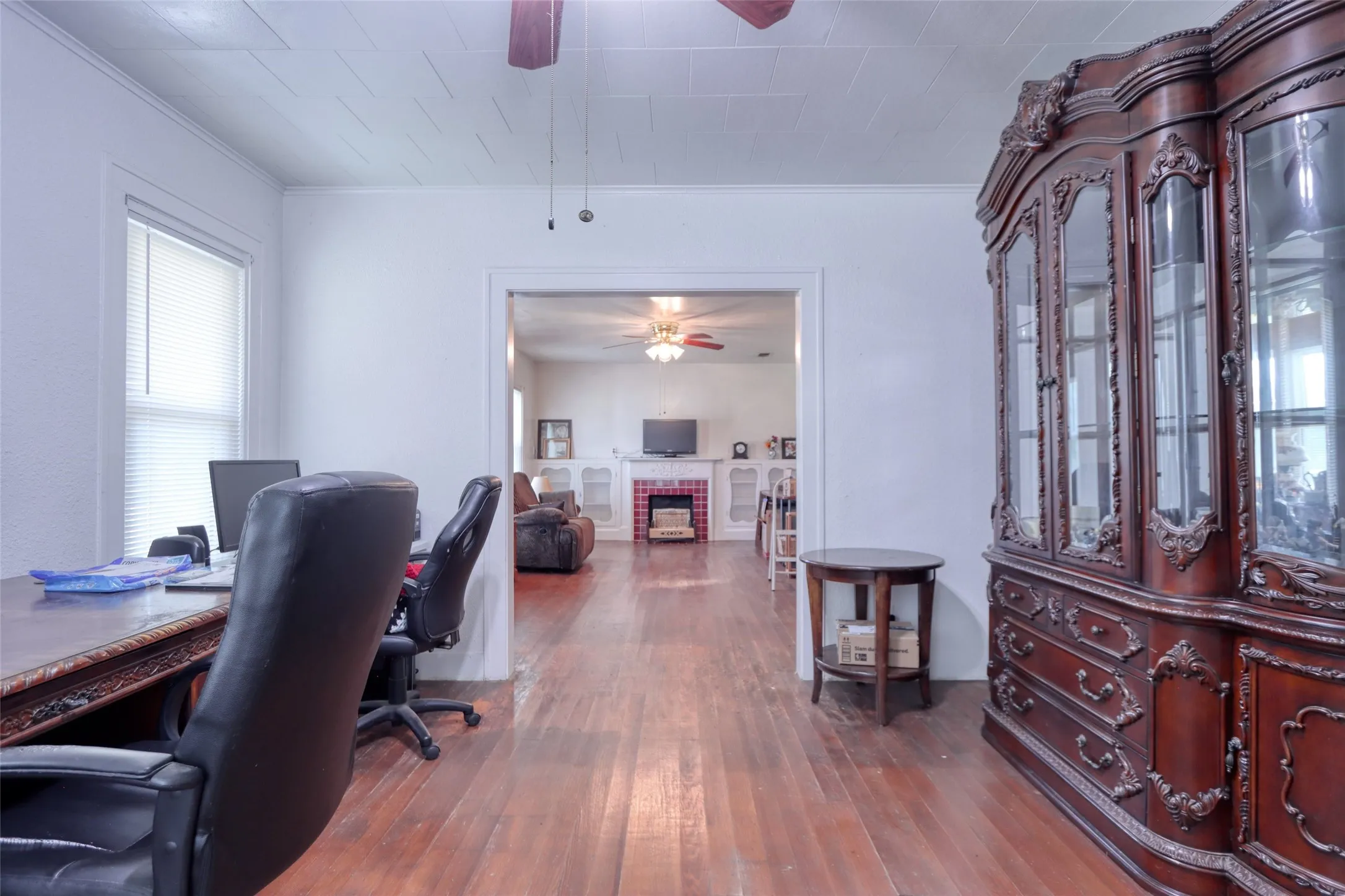 Single Family Residence For Sale in Ellis County , 200 E Crossmain, Milford, Texas 76670, 3 Bedroom, 2 Bathroom, 1 Garage spaces, 1,849 Sqft, built in 1946, mls#21365608, Real Estate Agent in Milford, Homes For Sale in Ellis county, Homes For Sale in Milford, Realtor in Milford Texas, Real Estate Brokerage Independent Realty Texas, Luminita Cordes Realtor