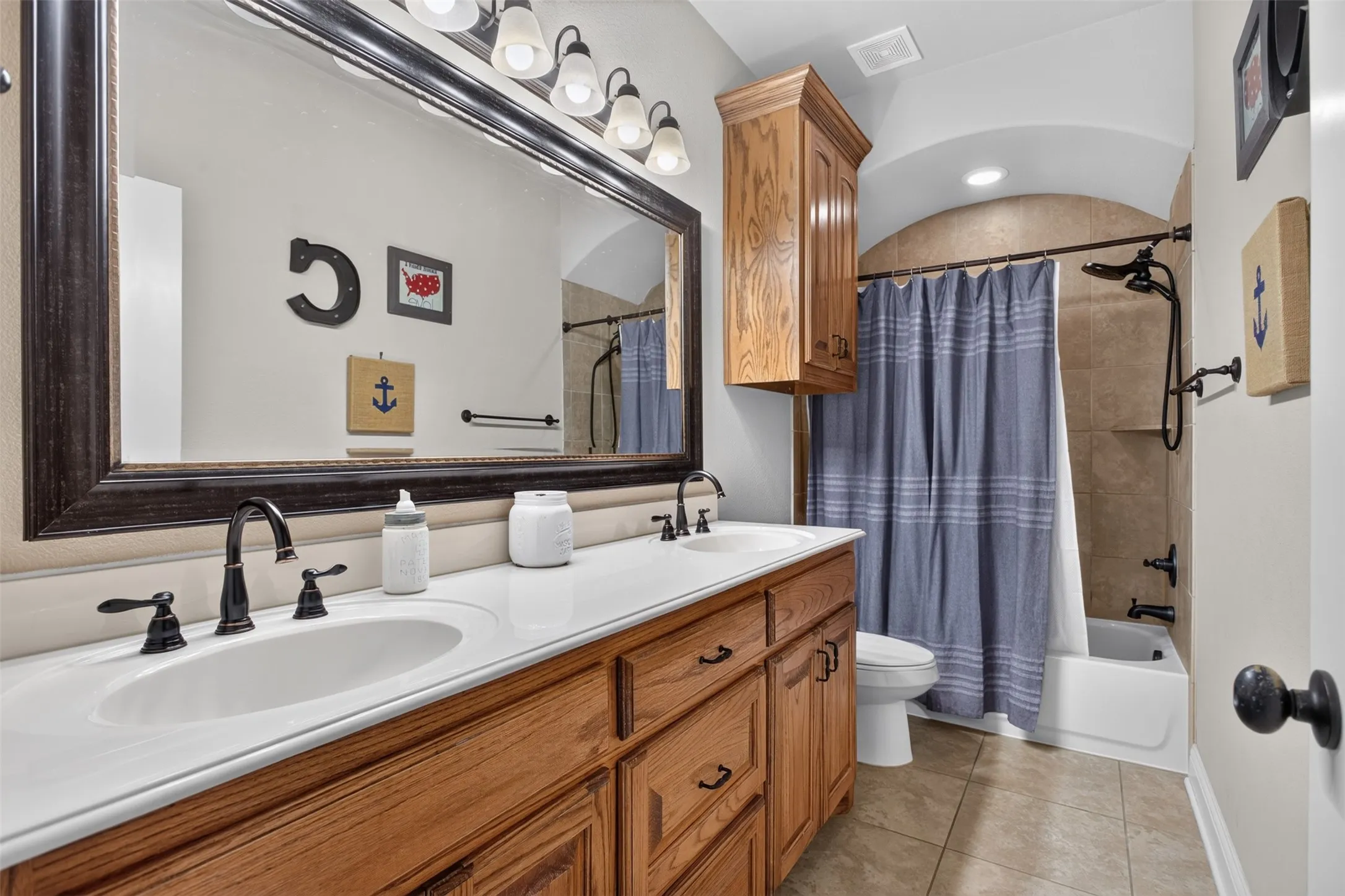 Single Family Residence For Sale in Collin County , 1109 Northwood Lane, Royse City, Texas 75189, 3 Bedroom, 3 Bathroom, 2 Garage spaces, 2,479 Sqft, built in 2013, mls#21365093, Real Estate Agent in Royse City, Homes For Sale in Collin county, Homes For Sale in Royse City, Realtor in Royse City Texas, Real Estate Brokerage Independent Realty Texas, Luminita Cordes Realtor