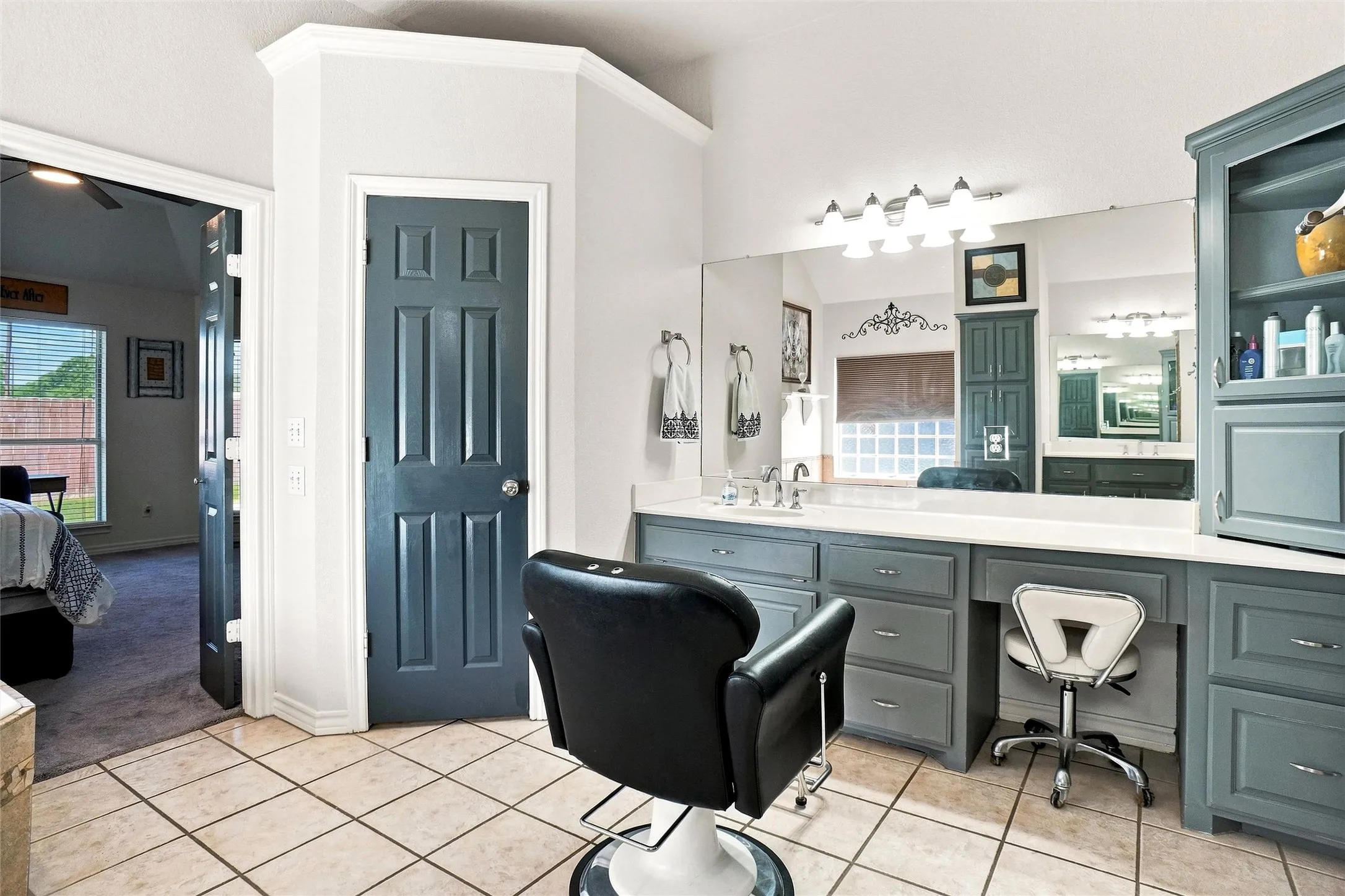 Single Family Residence For Sale in Parker County , 118 Golfers Way, Azle, Texas 76020, 3 Bedroom, 3 Bathroom, 2 Garage spaces, 2,079 Sqft, built in 1999, mls#21364645, Real Estate Agent in Azle, Homes For Sale in Parker county, Homes For Sale in Azle, Realtor in Azle Texas, Real Estate Brokerage Independent Realty Texas, Luminita Cordes Realtor