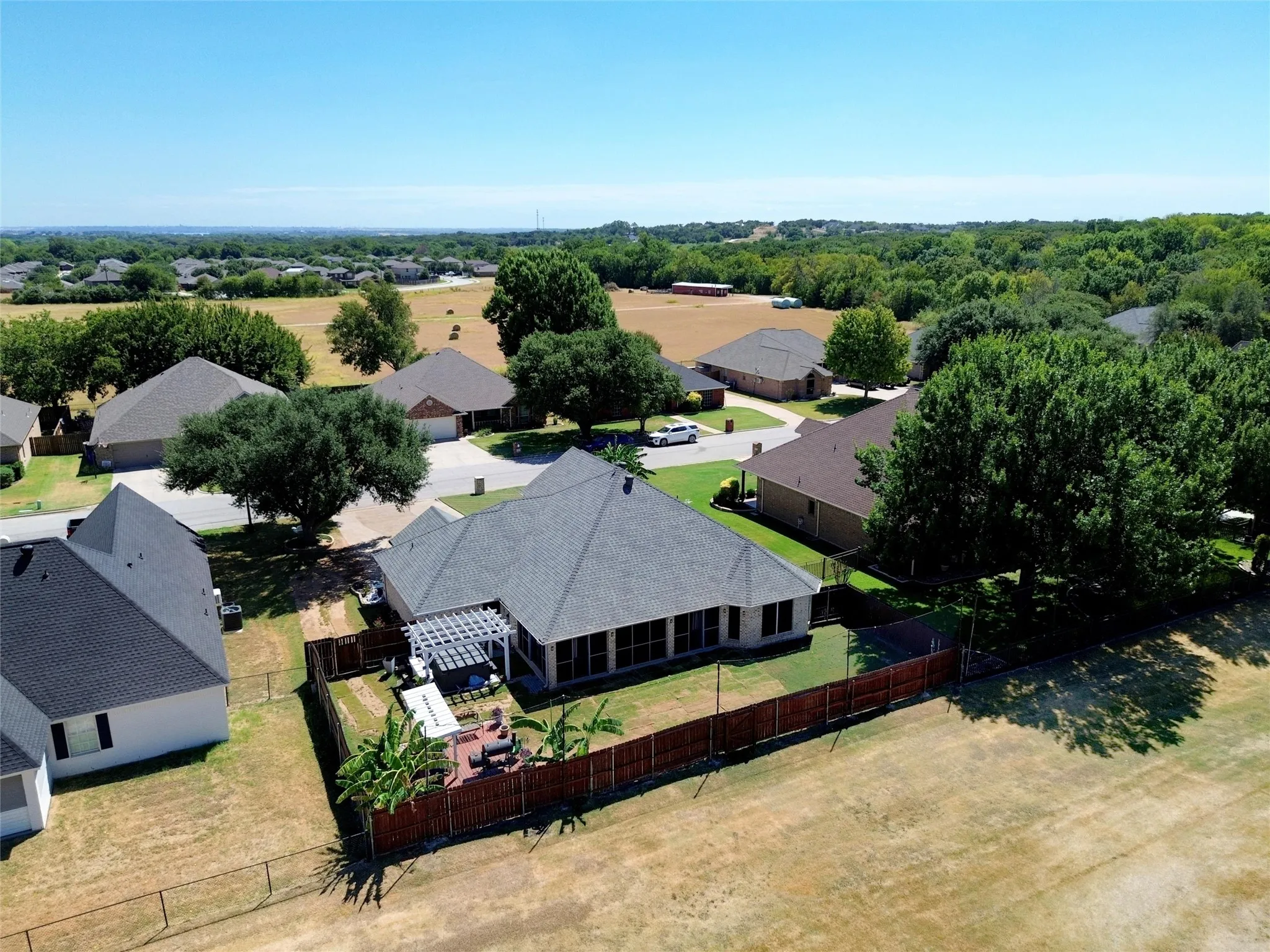 Single Family Residence For Sale in Parker County , 118 Golfers Way, Azle, Texas 76020, 3 Bedroom, 3 Bathroom, 2 Garage spaces, 2,079 Sqft, built in 1999, mls#21364645, Real Estate Agent in Azle, Homes For Sale in Parker county, Homes For Sale in Azle, Realtor in Azle Texas, Real Estate Brokerage Independent Realty Texas, Luminita Cordes Realtor