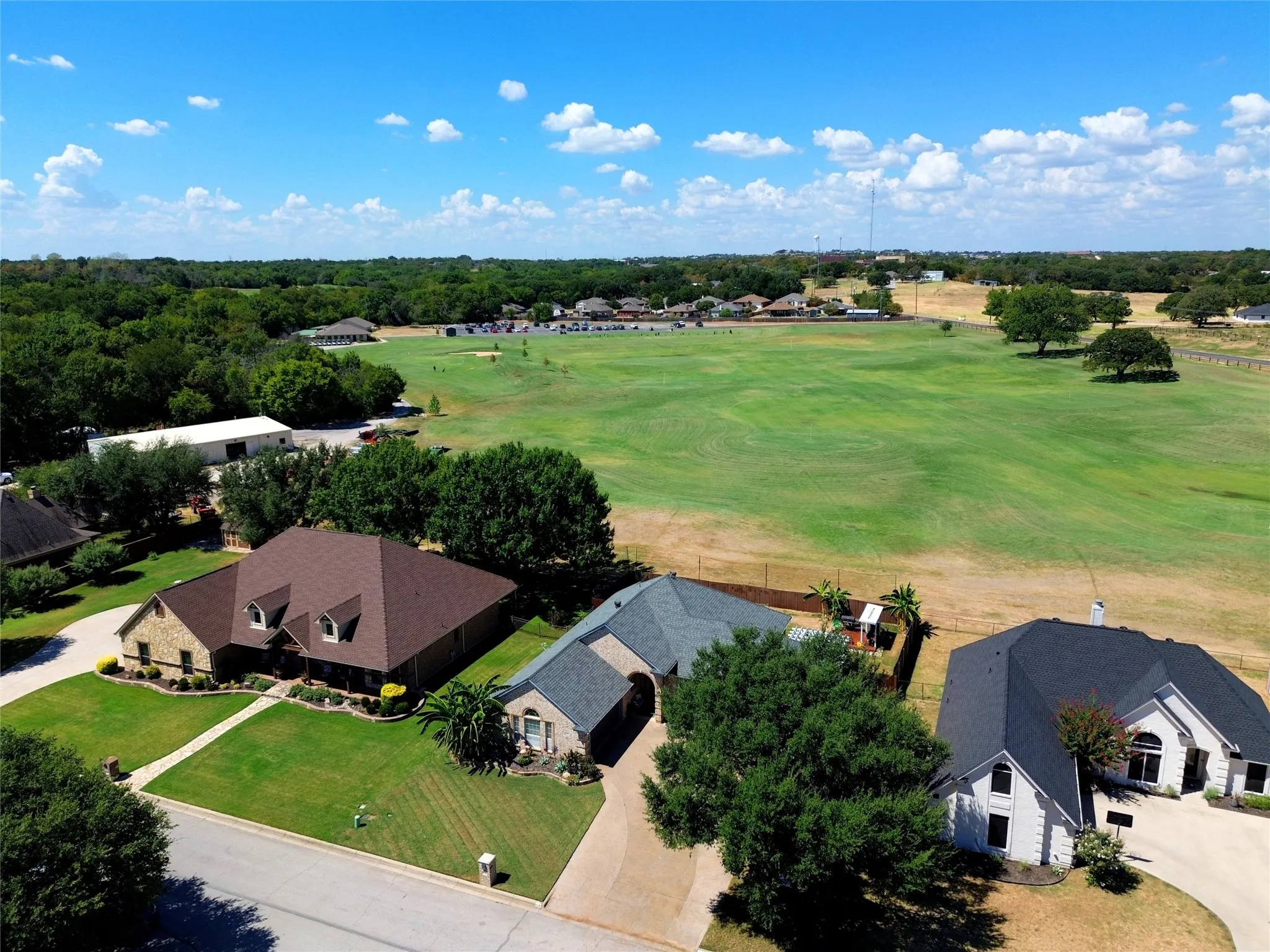 Single Family Residence For Sale in Parker County , 118 Golfers Way, Azle, Texas 76020, 3 Bedroom, 3 Bathroom, 2 Garage spaces, 2,079 Sqft, built in 1999, mls#21364645, Real Estate Agent in Azle, Homes For Sale in Parker county, Homes For Sale in Azle, Realtor in Azle Texas, Real Estate Brokerage Independent Realty Texas, Luminita Cordes Realtor