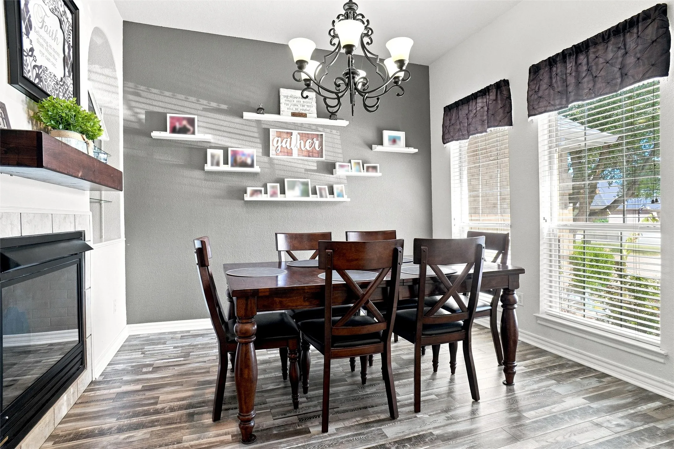 Single Family Residence For Sale in Parker County , 118 Golfers Way, Azle, Texas 76020, 3 Bedroom, 3 Bathroom, 2 Garage spaces, 2,079 Sqft, built in 1999, mls#21364645, Real Estate Agent in Azle, Homes For Sale in Parker county, Homes For Sale in Azle, Realtor in Azle Texas, Real Estate Brokerage Independent Realty Texas, Luminita Cordes Realtor