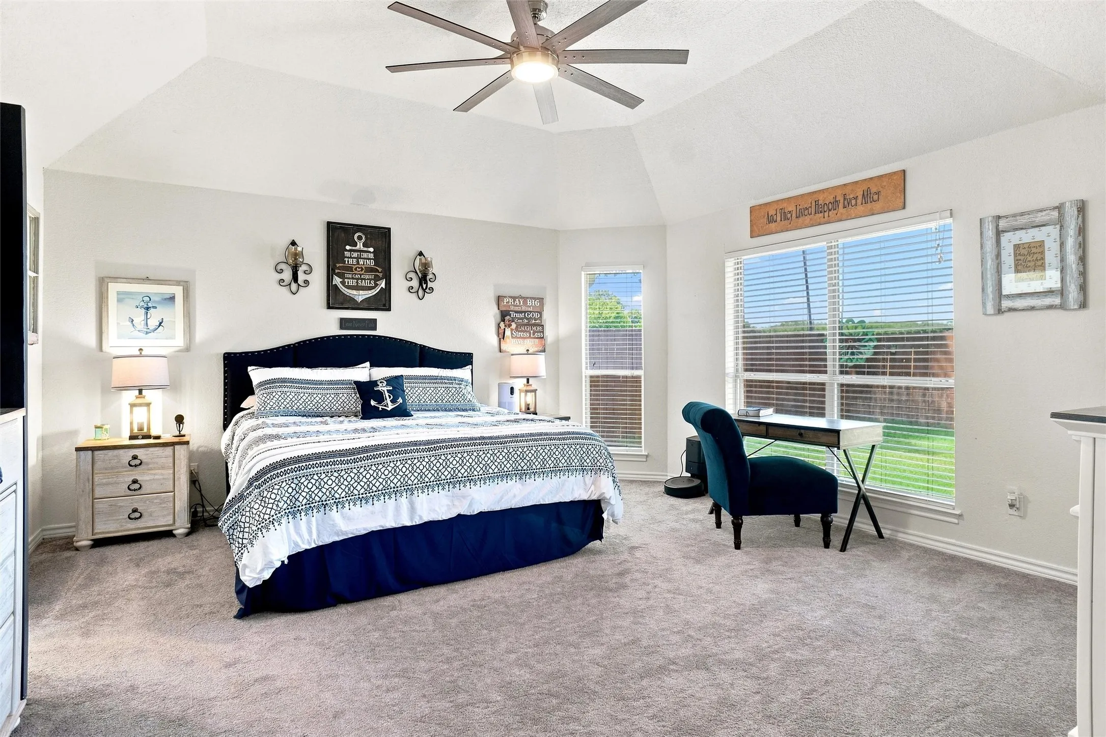 Single Family Residence For Sale in Parker County , 118 Golfers Way, Azle, Texas 76020, 3 Bedroom, 3 Bathroom, 2 Garage spaces, 2,079 Sqft, built in 1999, mls#21364645, Real Estate Agent in Azle, Homes For Sale in Parker county, Homes For Sale in Azle, Realtor in Azle Texas, Real Estate Brokerage Independent Realty Texas, Luminita Cordes Realtor
