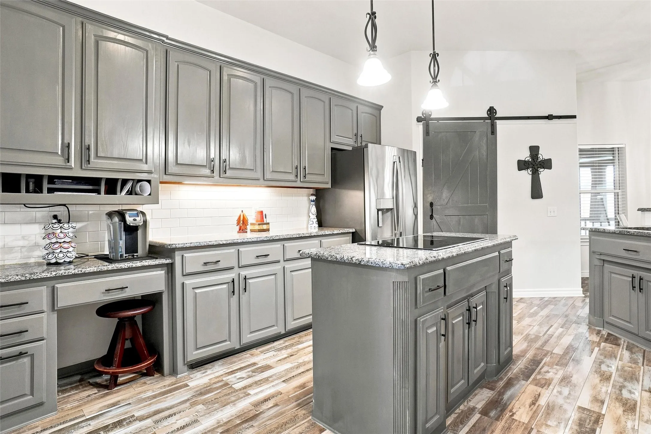 Single Family Residence For Sale in Parker County , 118 Golfers Way, Azle, Texas 76020, 3 Bedroom, 3 Bathroom, 2 Garage spaces, 2,079 Sqft, built in 1999, mls#21364645, Real Estate Agent in Azle, Homes For Sale in Parker county, Homes For Sale in Azle, Realtor in Azle Texas, Real Estate Brokerage Independent Realty Texas, Luminita Cordes Realtor