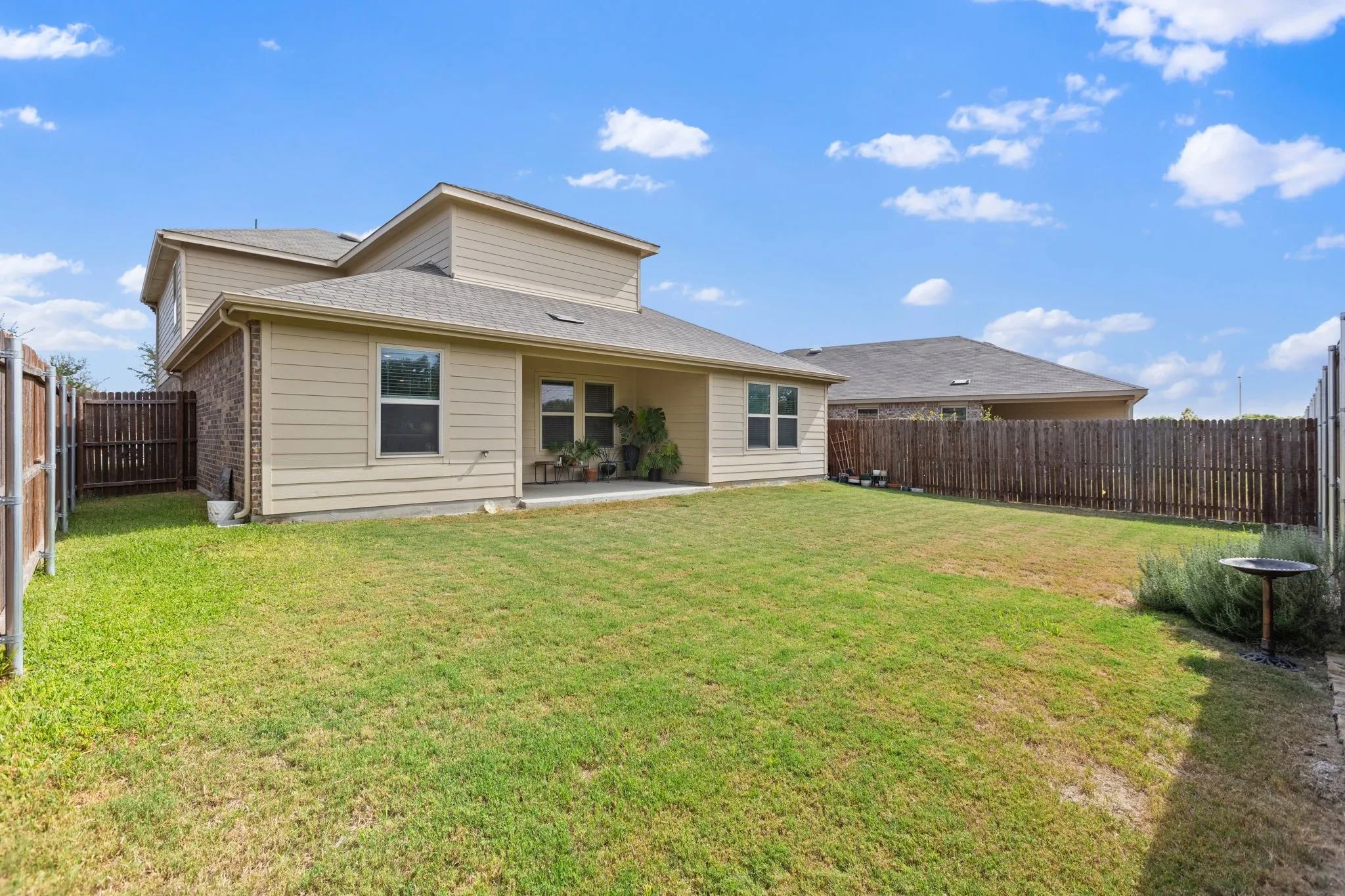 Single Family Residence For Sale in Denton County , 1012 Euston Street, Denton, Texas 76209, 4 Bedroom, 3 Bathroom, 2 Garage spaces, 2,337 Sqft, built in 2021, mls#21362946, Real Estate Agent in Denton, Homes For Sale in Denton county, Homes For Sale in Denton, Realtor in Denton Texas, Real Estate Brokerage Independent Realty Texas, Luminita Cordes Realtor