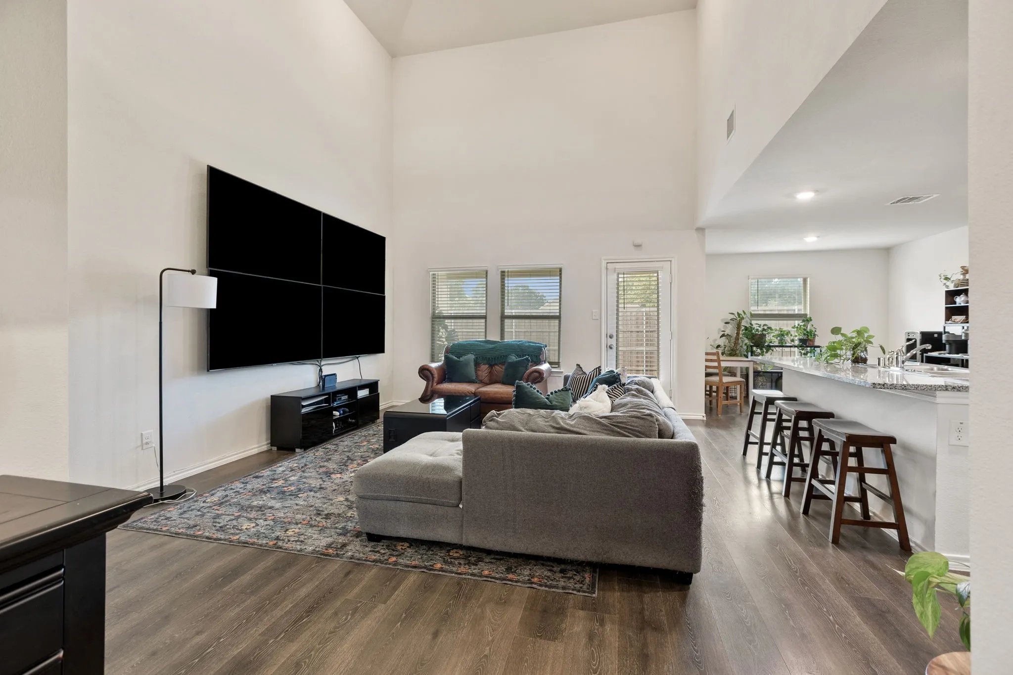 Single Family Residence For Sale in Denton County , 1012 Euston Street, Denton, Texas 76209, 4 Bedroom, 3 Bathroom, 2 Garage spaces, 2,337 Sqft, built in 2021, mls#21362946, Real Estate Agent in Denton, Homes For Sale in Denton county, Homes For Sale in Denton, Realtor in Denton Texas, Real Estate Brokerage Independent Realty Texas, Luminita Cordes Realtor