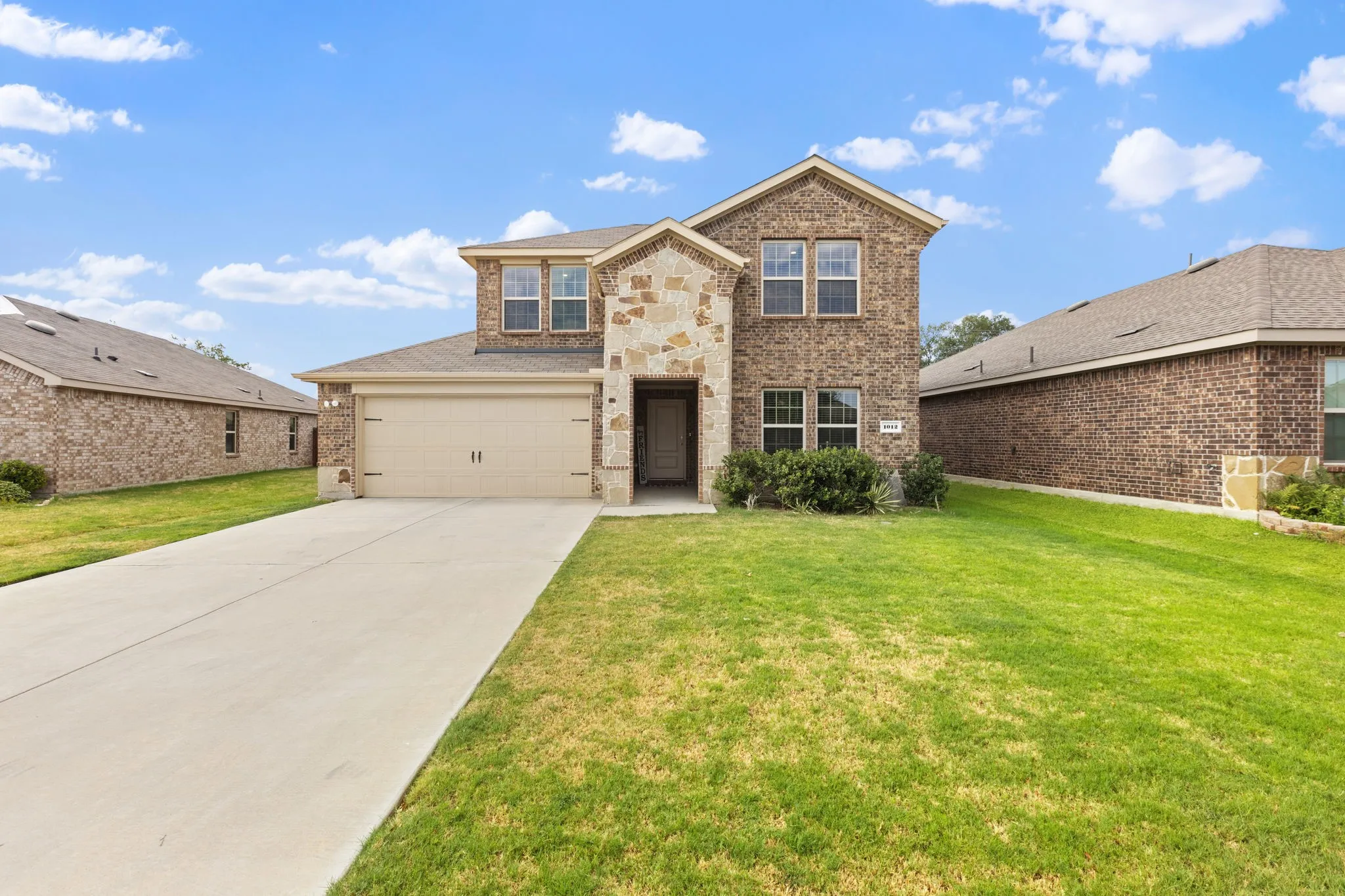 Single Family Residence For Sale in Denton County , 1012 Euston Street, Denton, Texas 76209, 4 Bedroom, 3 Bathroom, 2 Garage spaces, 2,337 Sqft, built in 2021, mls#21362946, Real Estate Agent in Denton, Homes For Sale in Denton county, Homes For Sale in Denton, Realtor in Denton Texas, Real Estate Brokerage Independent Realty Texas, Luminita Cordes Realtor