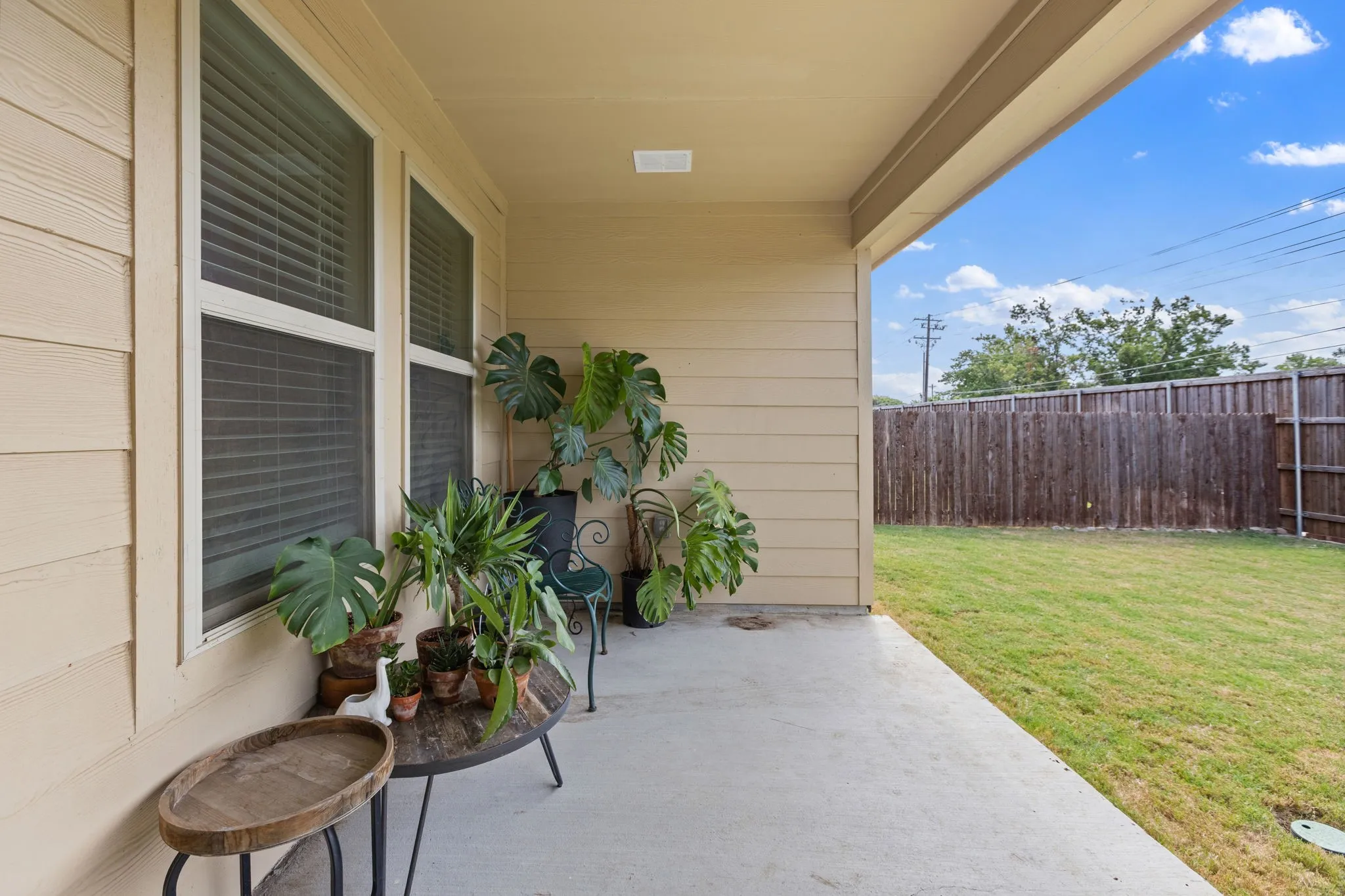 Single Family Residence For Sale in Denton County , 1012 Euston Street, Denton, Texas 76209, 4 Bedroom, 3 Bathroom, 2 Garage spaces, 2,337 Sqft, built in 2021, mls#21362946, Real Estate Agent in Denton, Homes For Sale in Denton county, Homes For Sale in Denton, Realtor in Denton Texas, Real Estate Brokerage Independent Realty Texas, Luminita Cordes Realtor