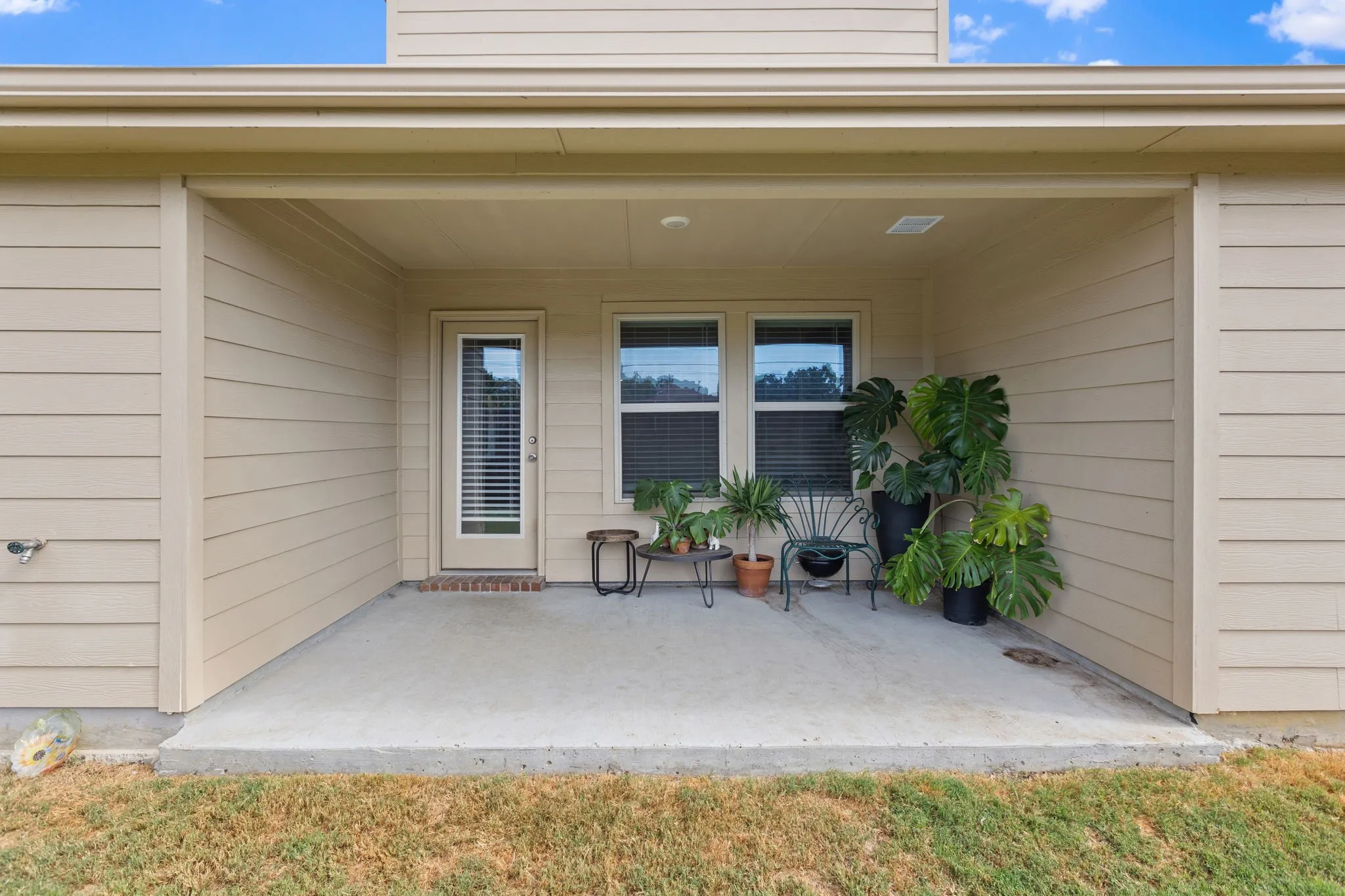 Single Family Residence For Sale in Denton County , 1012 Euston Street, Denton, Texas 76209, 4 Bedroom, 3 Bathroom, 2 Garage spaces, 2,337 Sqft, built in 2021, mls#21362946, Real Estate Agent in Denton, Homes For Sale in Denton county, Homes For Sale in Denton, Realtor in Denton Texas, Real Estate Brokerage Independent Realty Texas, Luminita Cordes Realtor