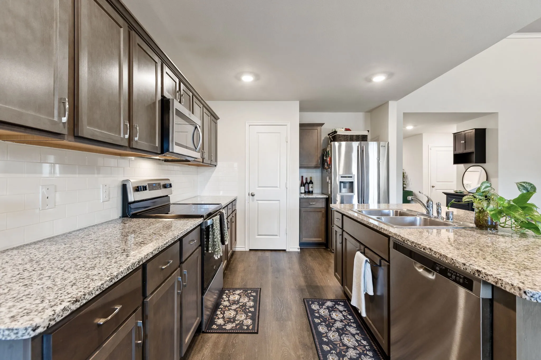 Single Family Residence For Sale in Denton County , 1012 Euston Street, Denton, Texas 76209, 4 Bedroom, 3 Bathroom, 2 Garage spaces, 2,337 Sqft, built in 2021, mls#21362946, Real Estate Agent in Denton, Homes For Sale in Denton county, Homes For Sale in Denton, Realtor in Denton Texas, Real Estate Brokerage Independent Realty Texas, Luminita Cordes Realtor