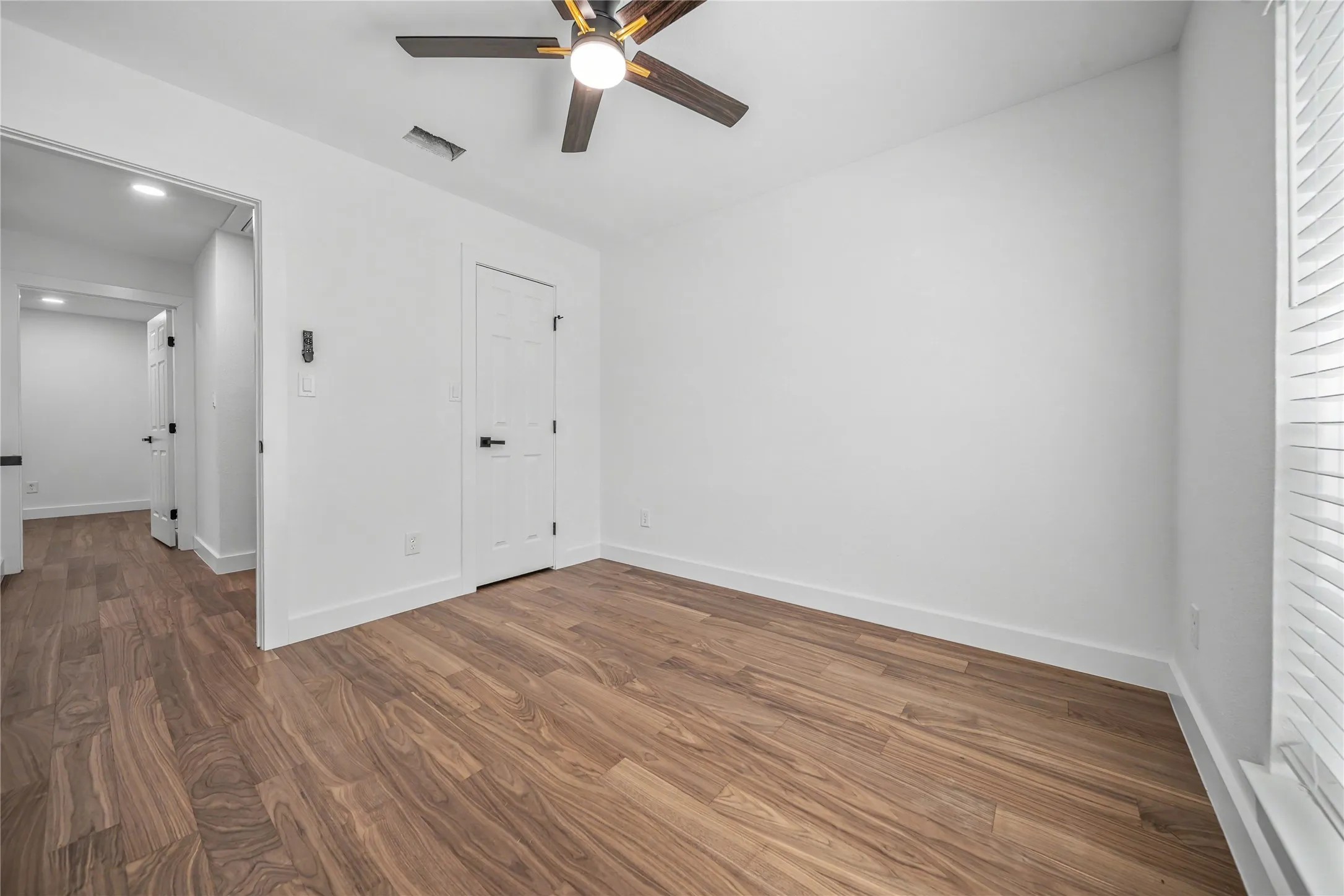 Single Family Residence For Sale in Dallas County , 2831 Fordham Road, Dallas, Texas 75216, 3 Bedroom, 1 Bathroom, Garage spaces, 1,144 Sqft, built in 2007, mls#21349097, Real Estate Agent in Dallas, Homes For Sale in Dallas county, Homes For Sale in Dallas, Realtor in Dallas Texas, Real Estate Brokerage Independent Realty Texas, Luminita Cordes Realtor