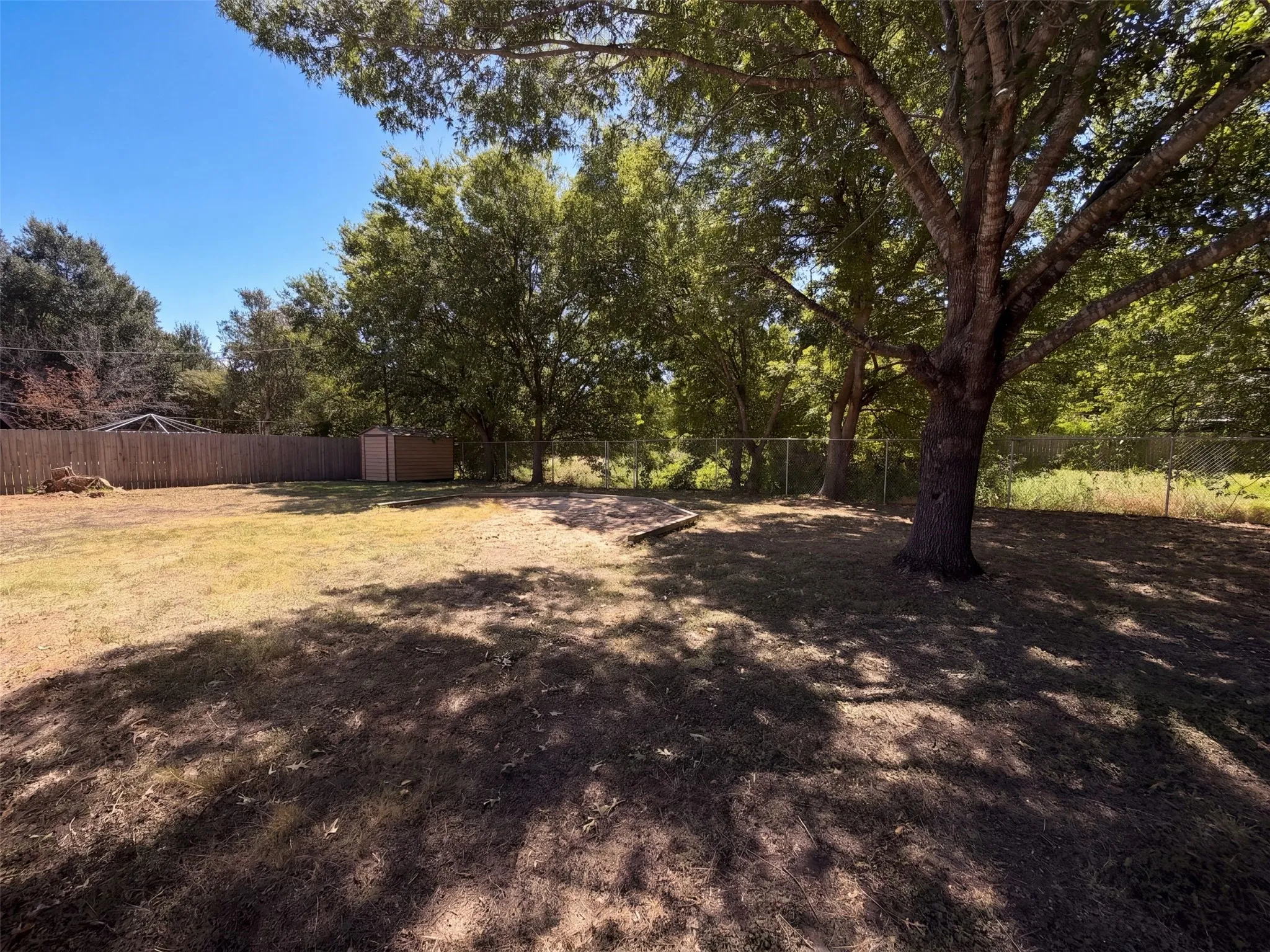 Single Family Residence For Sale in Mc Lennan County , 309 Applewood Lane, Hewitt, Texas 76643, 3 Bedroom, 2 Bathroom, 2 Garage spaces, 1,556 Sqft, built in 1985, mls#21365613, Real Estate Agent in Hewitt, Homes For Sale in Mc Lennan county, Homes For Sale in Hewitt, Realtor in Hewitt Texas, Real Estate Brokerage Independent Realty Texas, Luminita Cordes Realtor