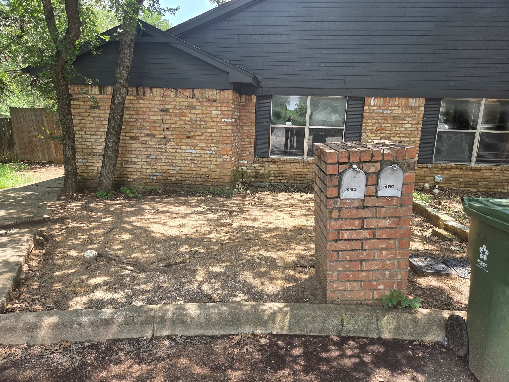 Duplex For Sale in Tarrant County , 2419 Miguel Lane, Arlington, Texas 76016, 4 Bedroom, 2 Bathroom, Garage spaces, 0 Sqft, built in 1983, mls#21365332, Real Estate Agent in Arlington, Homes For Sale in Tarrant county, Homes For Sale in Arlington, Realtor in Arlington Texas, Real Estate Brokerage Independent Realty Texas, Luminita Cordes Realtor