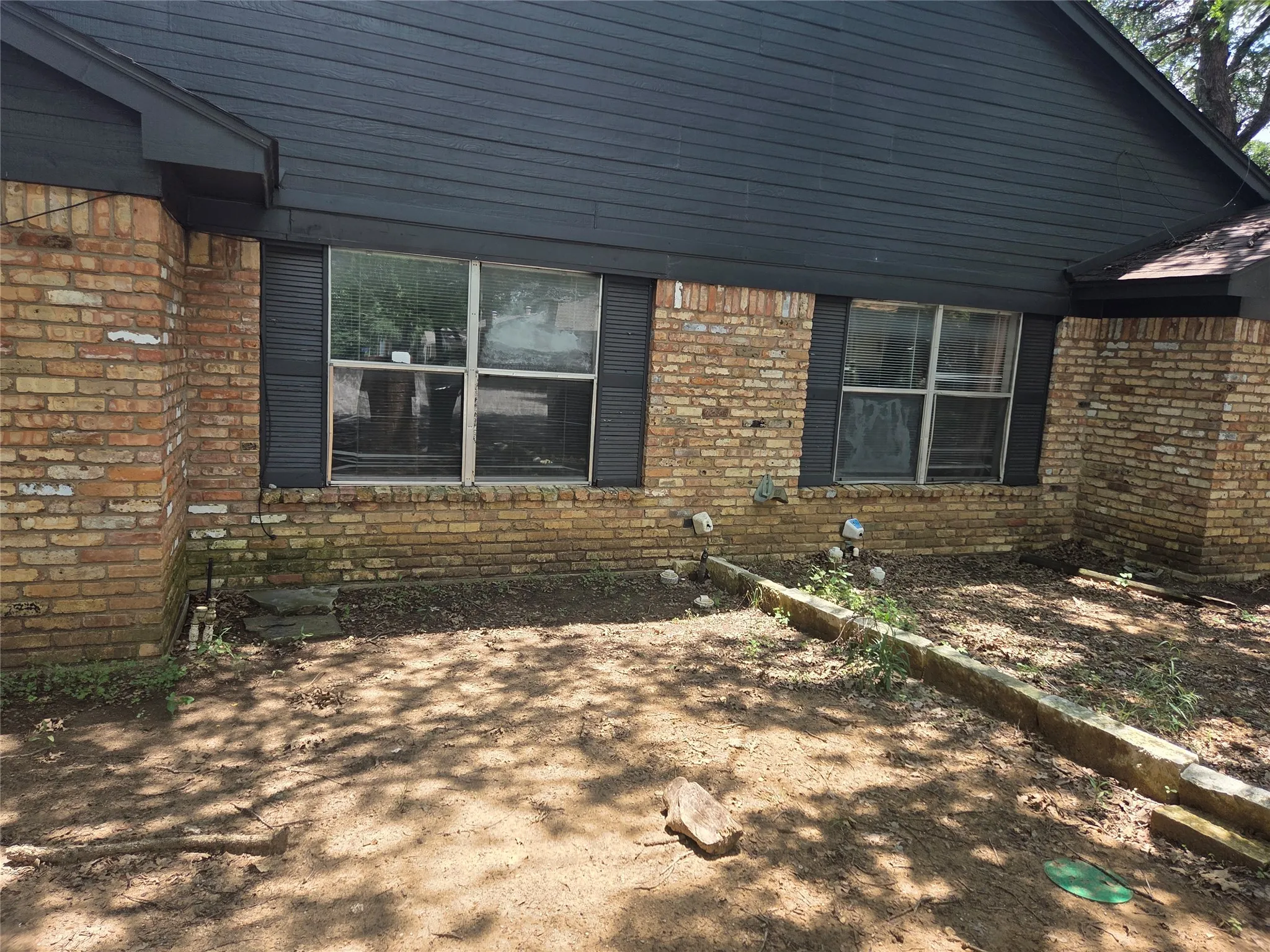 Duplex For Sale in Tarrant County , 2419 Miguel Lane, Arlington, Texas 76016, 4 Bedroom, 2 Bathroom, Garage spaces, 0 Sqft, built in 1983, mls#21365332, Real Estate Agent in Arlington, Homes For Sale in Tarrant county, Homes For Sale in Arlington, Realtor in Arlington Texas, Real Estate Brokerage Independent Realty Texas, Luminita Cordes Realtor
