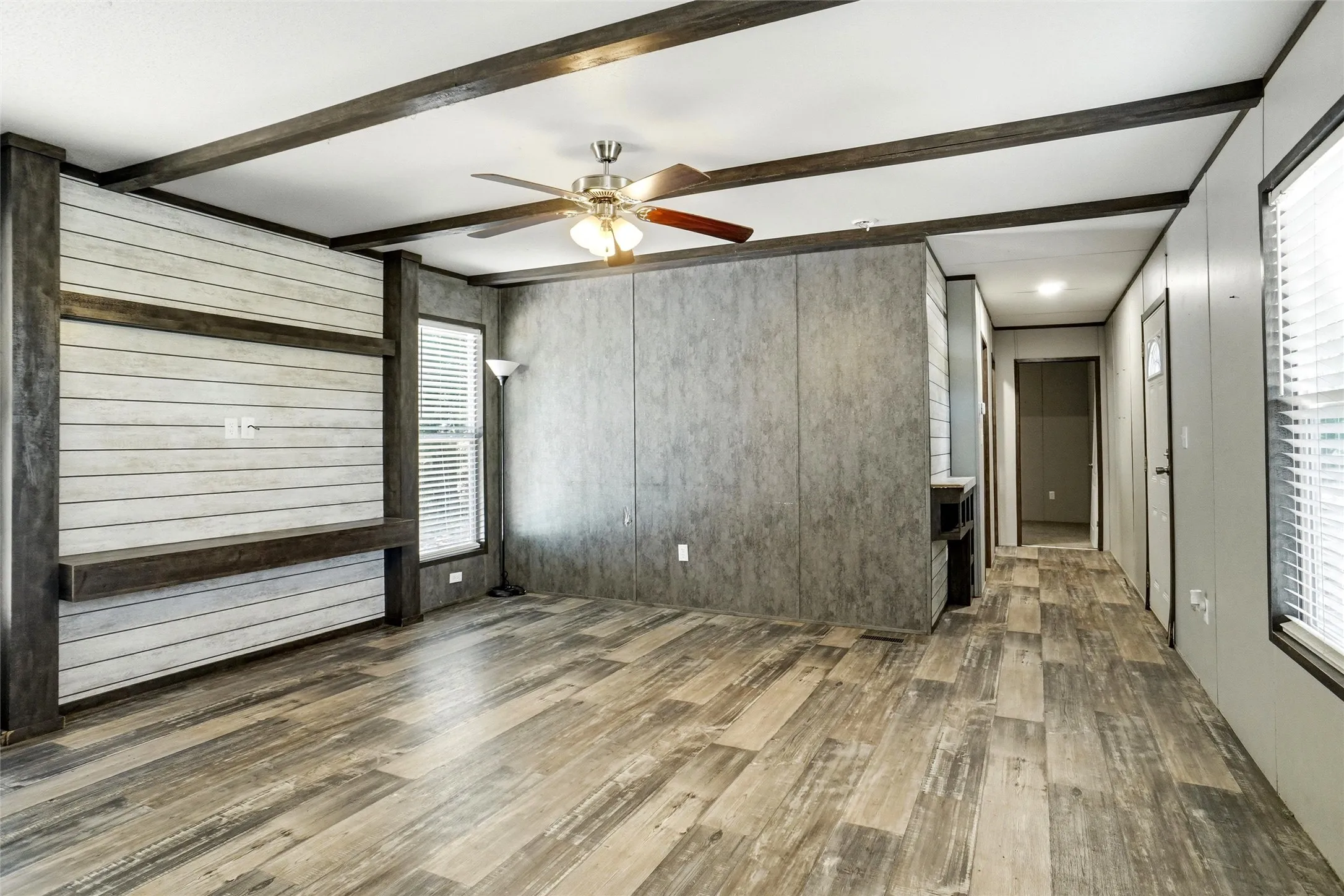 Mobile Home For Sale in Grayson County , 1279 Ham Bates Road, Whitesboro, Texas 76273, 3 Bedroom, 2 Bathroom, Garage spaces, 1,216 Sqft, built in 2021, mls#21365614, Real Estate Agent in Whitesboro, Homes For Sale in Grayson county, Homes For Sale in Whitesboro, Realtor in Whitesboro Texas, Real Estate Brokerage Independent Realty Texas, Luminita Cordes Realtor