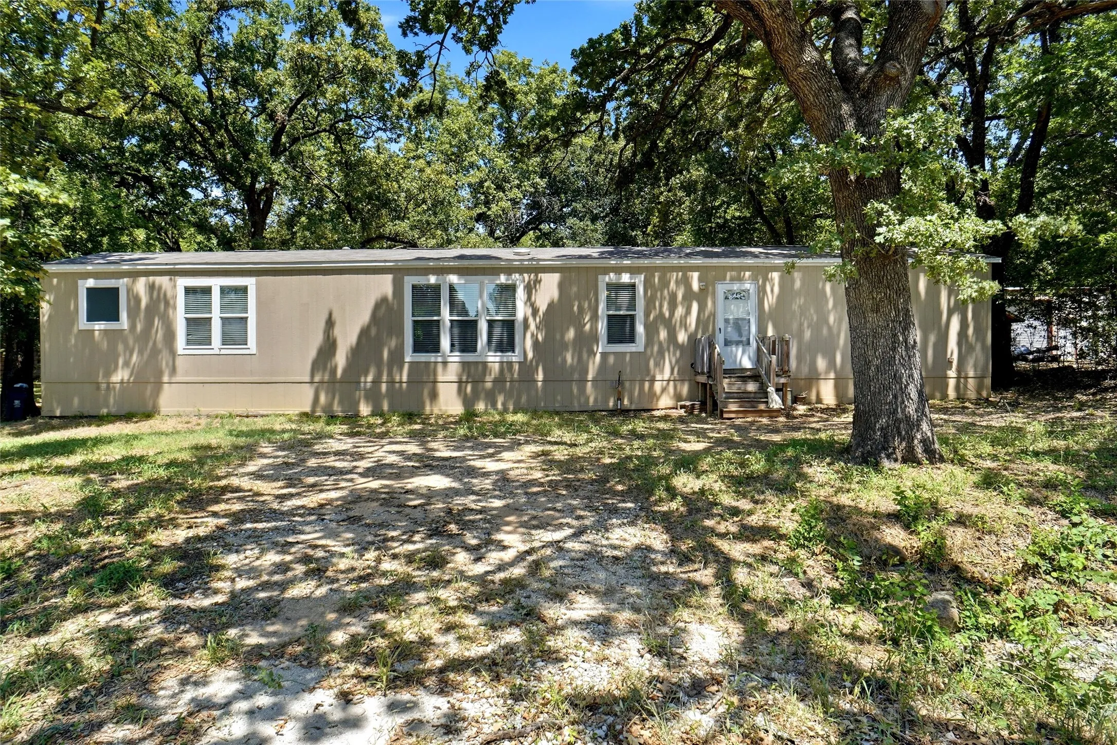 Mobile Home For Sale in Grayson County , 1279 Ham Bates Road, Whitesboro, Texas 76273, 3 Bedroom, 2 Bathroom, Garage spaces, 1,216 Sqft, built in 2021, mls#21365614, Real Estate Agent in Whitesboro, Homes For Sale in Grayson county, Homes For Sale in Whitesboro, Realtor in Whitesboro Texas, Real Estate Brokerage Independent Realty Texas, Luminita Cordes Realtor