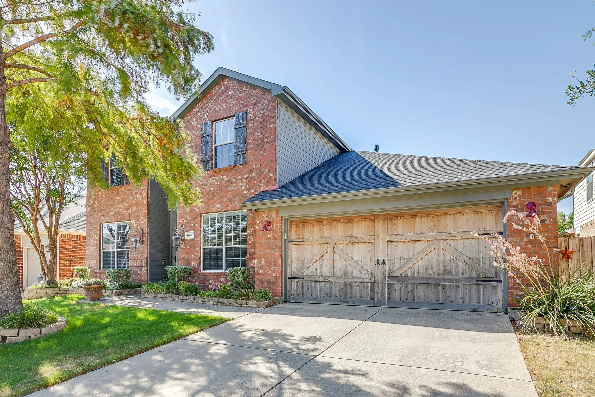 Single Family Residence For Sale in Tarrant County , 1408 Pepperidge Lane, Fort Worth, Texas 76131, 5 Bedroom, 3 Bathroom, 2 Garage spaces, 2,994 Sqft, built in 2005, mls#21365557, Real Estate Agent in Fort Worth, Homes For Sale in Tarrant county, Homes For Sale in Fort Worth, Realtor in Fort Worth Texas, Real Estate Brokerage Independent Realty Texas, Luminita Cordes Realtor