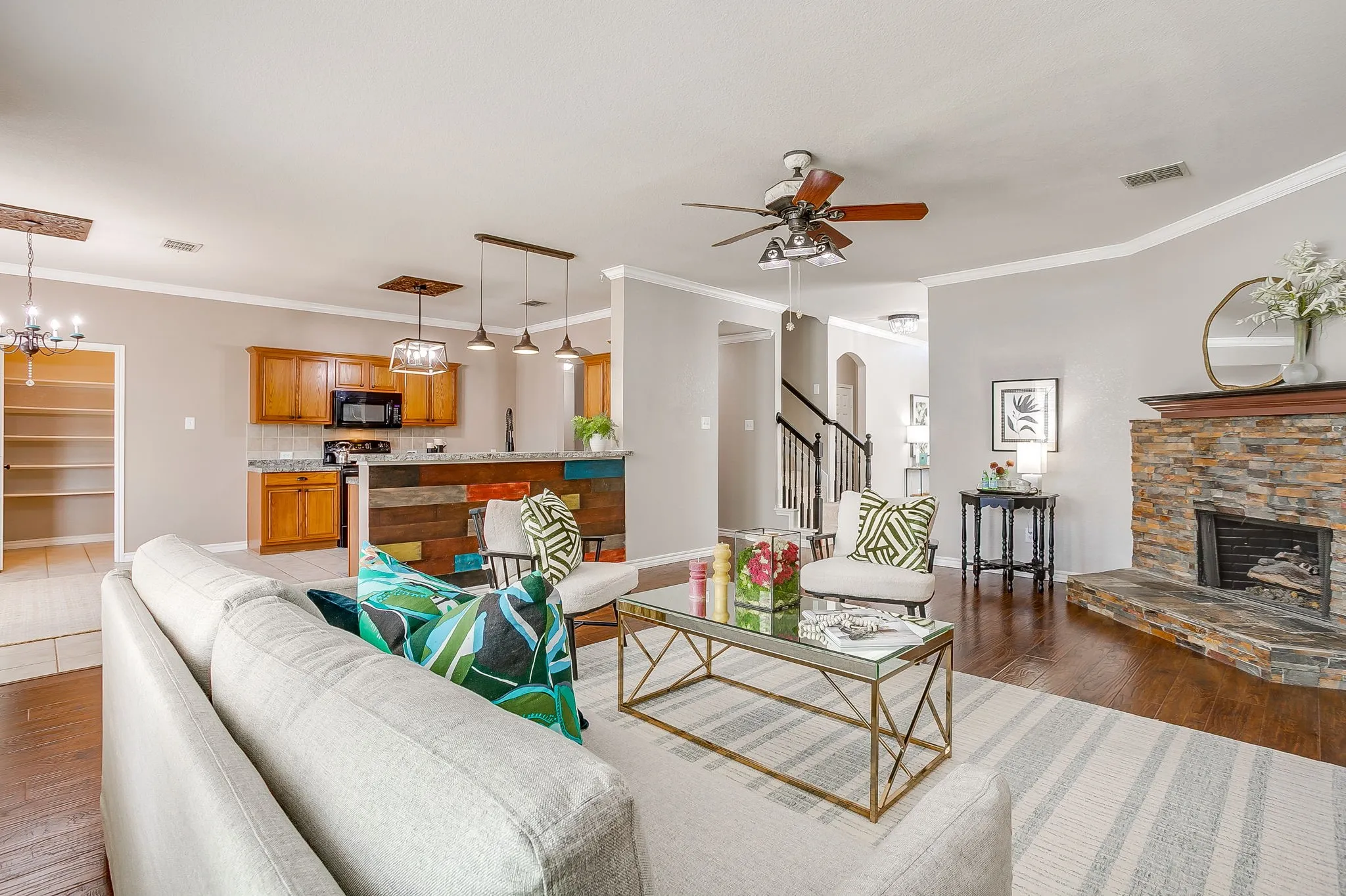 Single Family Residence For Sale in Tarrant County , 1408 Pepperidge Lane, Fort Worth, Texas 76131, 5 Bedroom, 3 Bathroom, 2 Garage spaces, 2,994 Sqft, built in 2005, mls#21365557, Real Estate Agent in Fort Worth, Homes For Sale in Tarrant county, Homes For Sale in Fort Worth, Realtor in Fort Worth Texas, Real Estate Brokerage Independent Realty Texas, Luminita Cordes Realtor