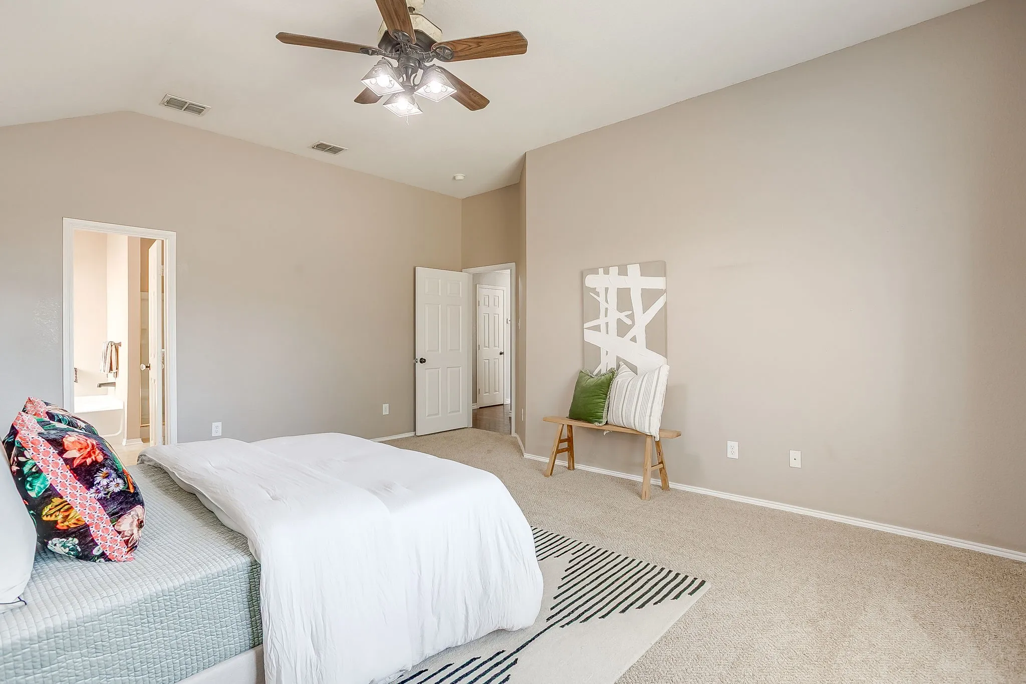 Single Family Residence For Sale in Tarrant County , 1408 Pepperidge Lane, Fort Worth, Texas 76131, 5 Bedroom, 3 Bathroom, 2 Garage spaces, 2,994 Sqft, built in 2005, mls#21365557, Real Estate Agent in Fort Worth, Homes For Sale in Tarrant county, Homes For Sale in Fort Worth, Realtor in Fort Worth Texas, Real Estate Brokerage Independent Realty Texas, Luminita Cordes Realtor