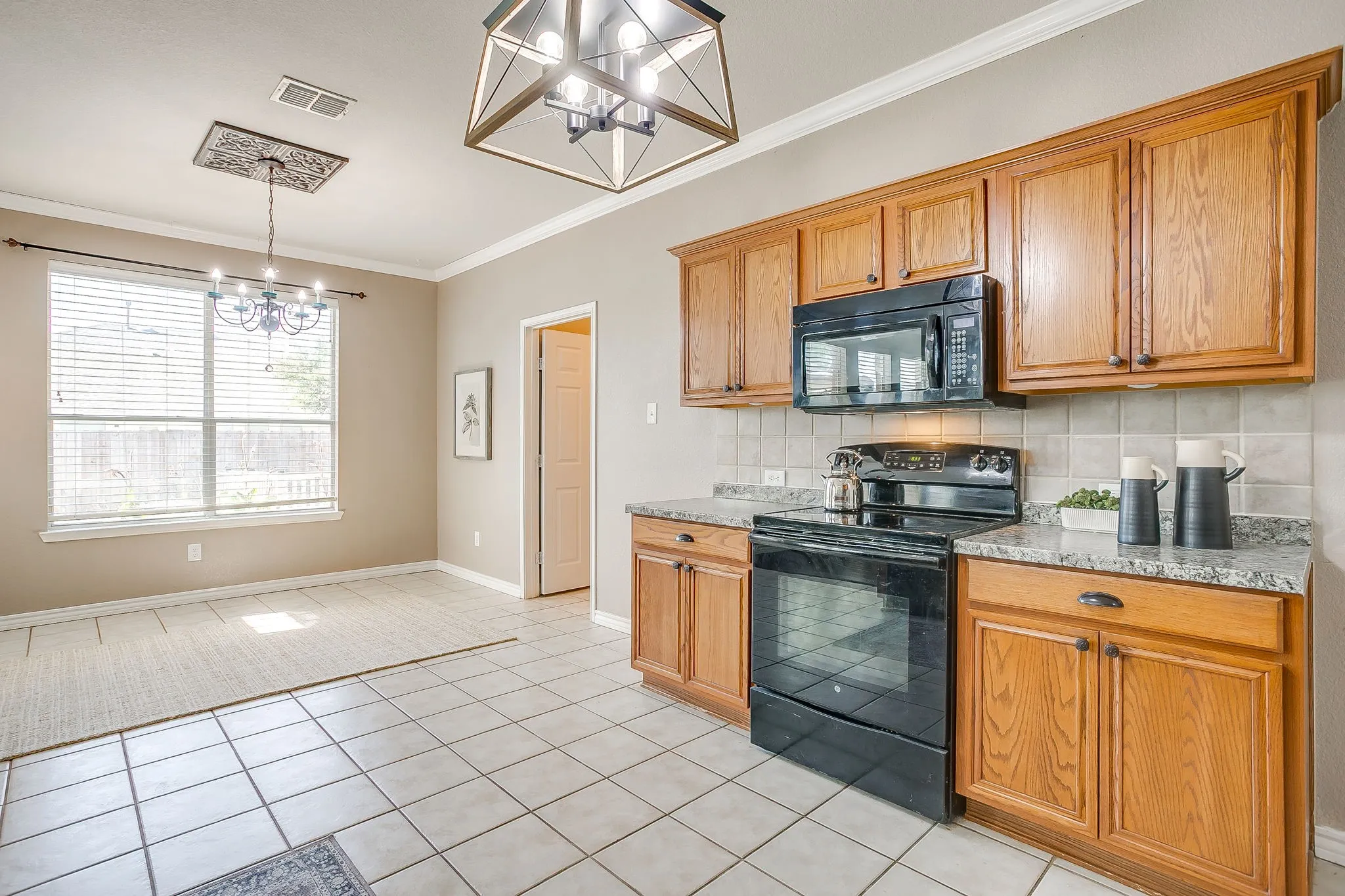 Single Family Residence For Sale in Tarrant County , 1408 Pepperidge Lane, Fort Worth, Texas 76131, 5 Bedroom, 3 Bathroom, 2 Garage spaces, 2,994 Sqft, built in 2005, mls#21365557, Real Estate Agent in Fort Worth, Homes For Sale in Tarrant county, Homes For Sale in Fort Worth, Realtor in Fort Worth Texas, Real Estate Brokerage Independent Realty Texas, Luminita Cordes Realtor