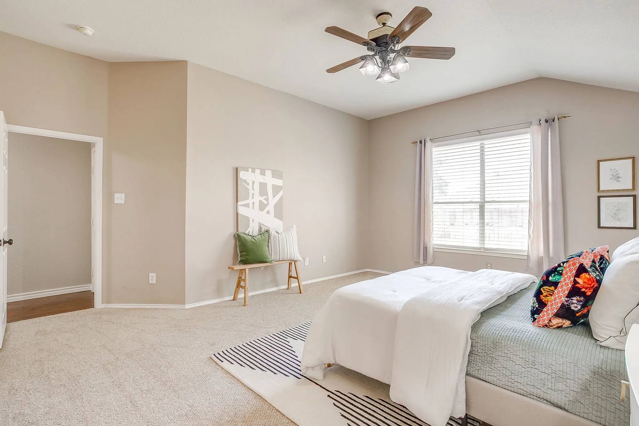 Single Family Residence For Sale in Tarrant County , 1408 Pepperidge Lane, Fort Worth, Texas 76131, 5 Bedroom, 3 Bathroom, 2 Garage spaces, 2,994 Sqft, built in 2005, mls#21365557, Real Estate Agent in Fort Worth, Homes For Sale in Tarrant county, Homes For Sale in Fort Worth, Realtor in Fort Worth Texas, Real Estate Brokerage Independent Realty Texas, Luminita Cordes Realtor