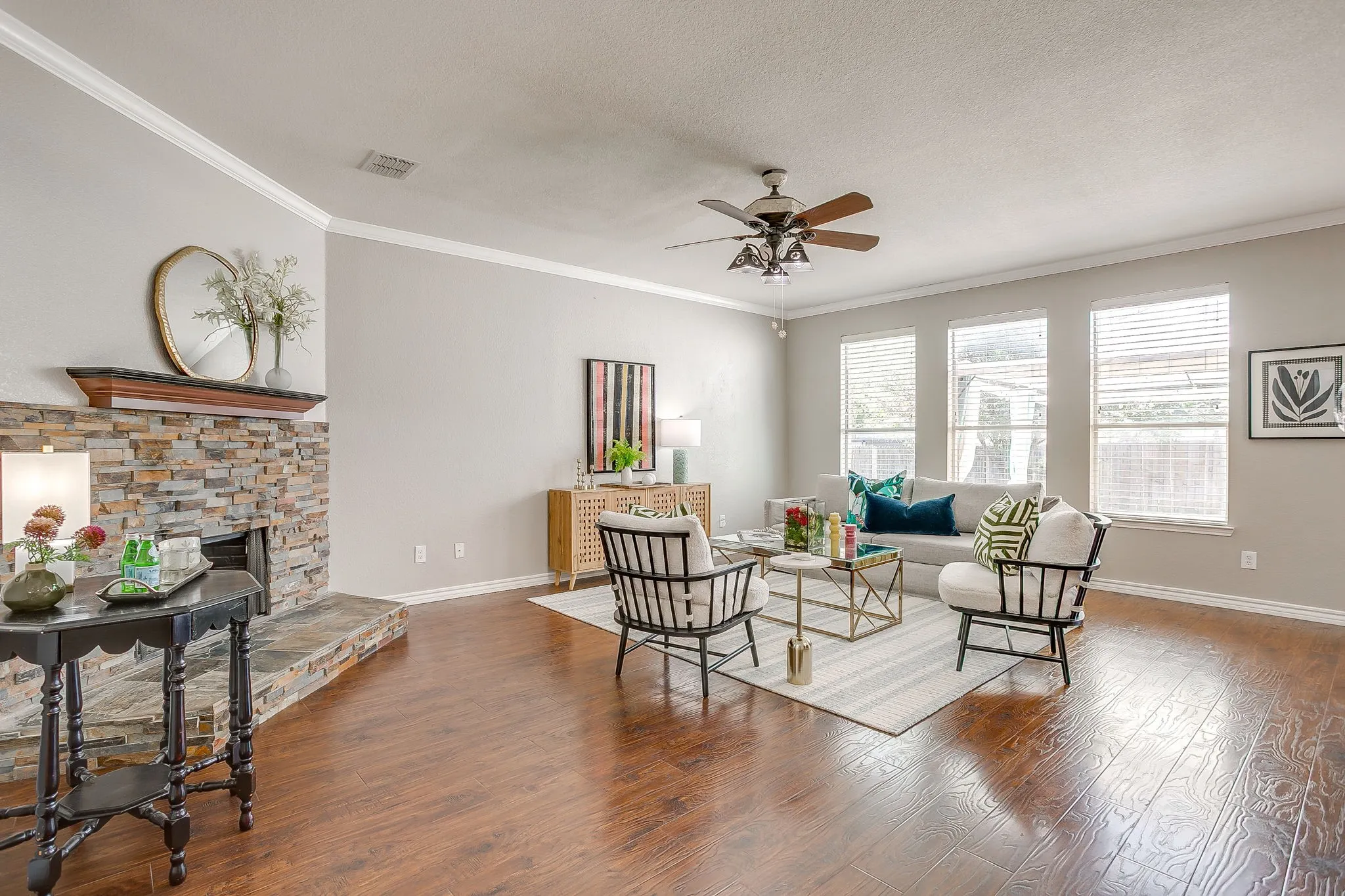Single Family Residence For Sale in Tarrant County , 1408 Pepperidge Lane, Fort Worth, Texas 76131, 5 Bedroom, 3 Bathroom, 2 Garage spaces, 2,994 Sqft, built in 2005, mls#21365557, Real Estate Agent in Fort Worth, Homes For Sale in Tarrant county, Homes For Sale in Fort Worth, Realtor in Fort Worth Texas, Real Estate Brokerage Independent Realty Texas, Luminita Cordes Realtor